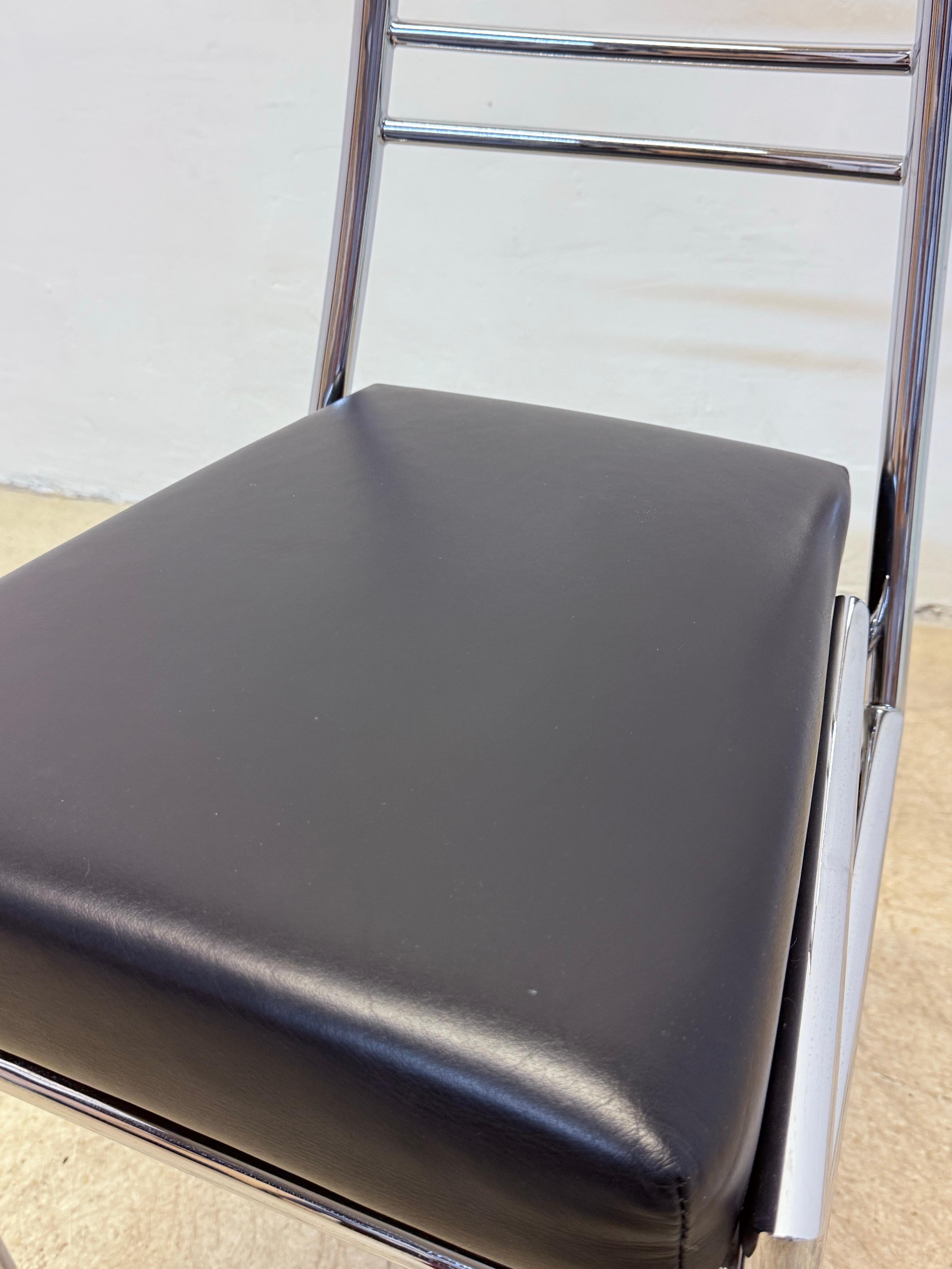 Sedia Axia di Eileen Gray in cromo e pelle nera per ClassiCon in vendita 3