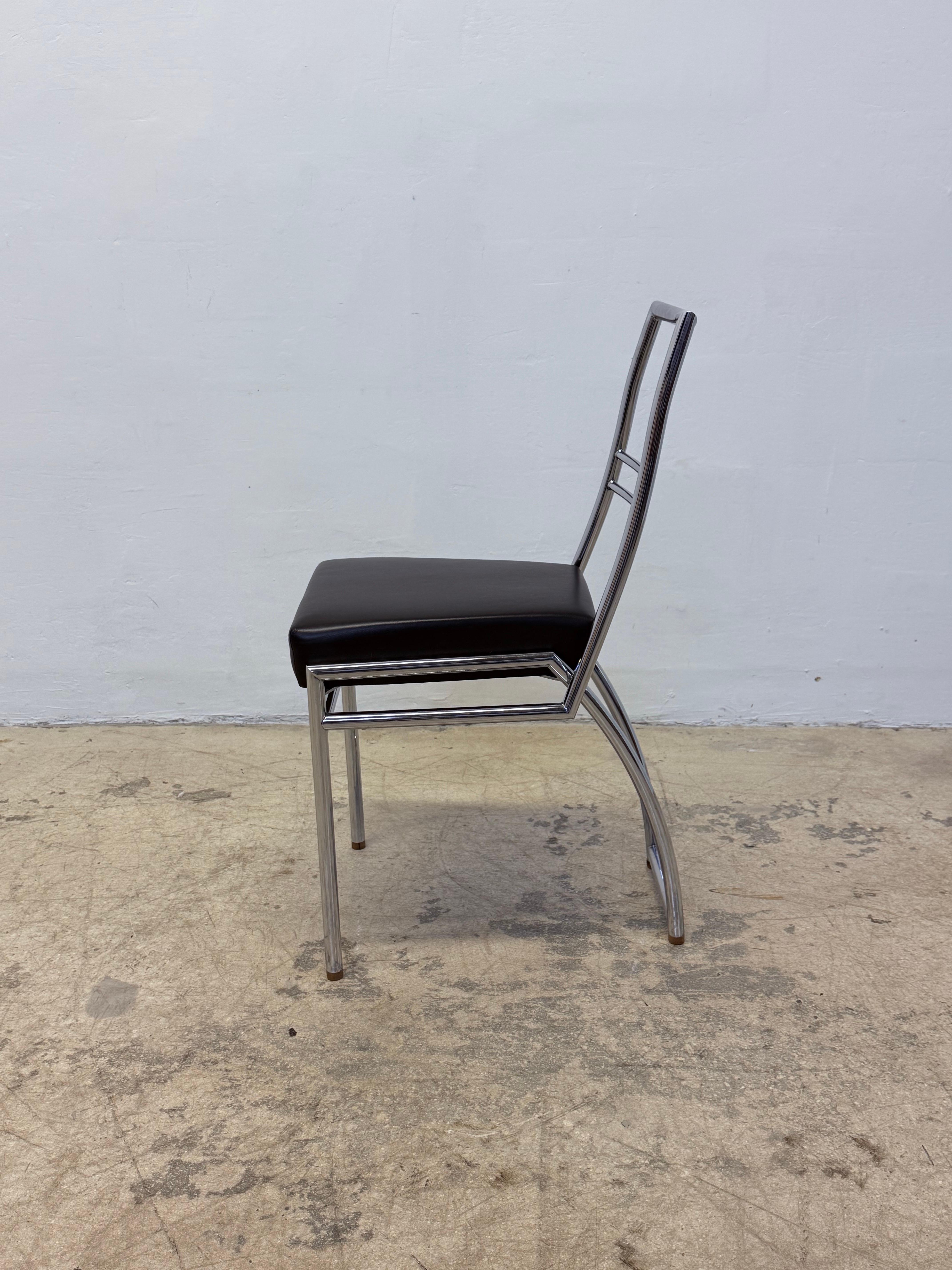 Bauhaus Sedia Axia di Eileen Gray in cromo e pelle nera per ClassiCon in vendita