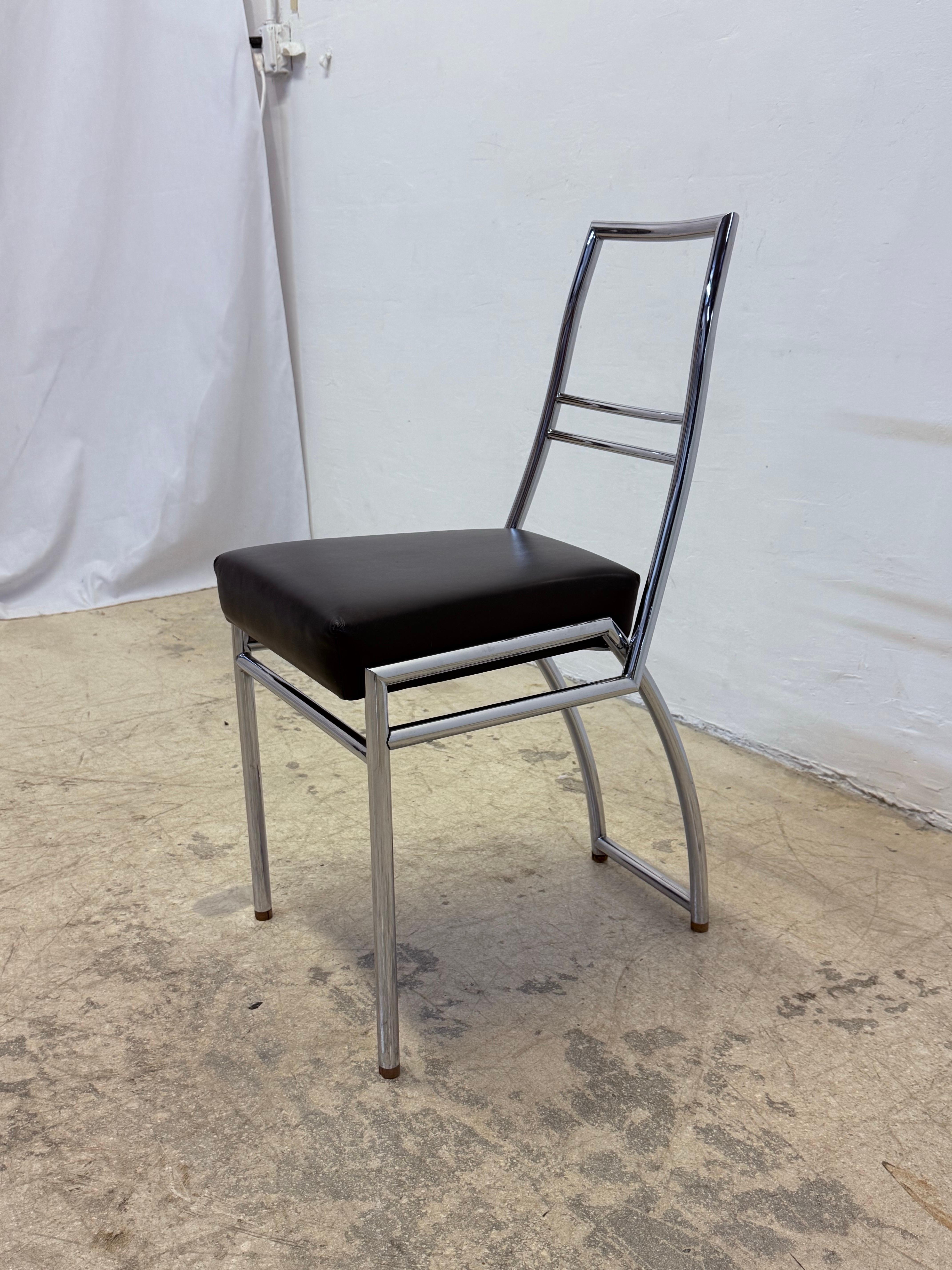 Pelle Sedia Axia di Eileen Gray in cromo e pelle nera per ClassiCon in vendita