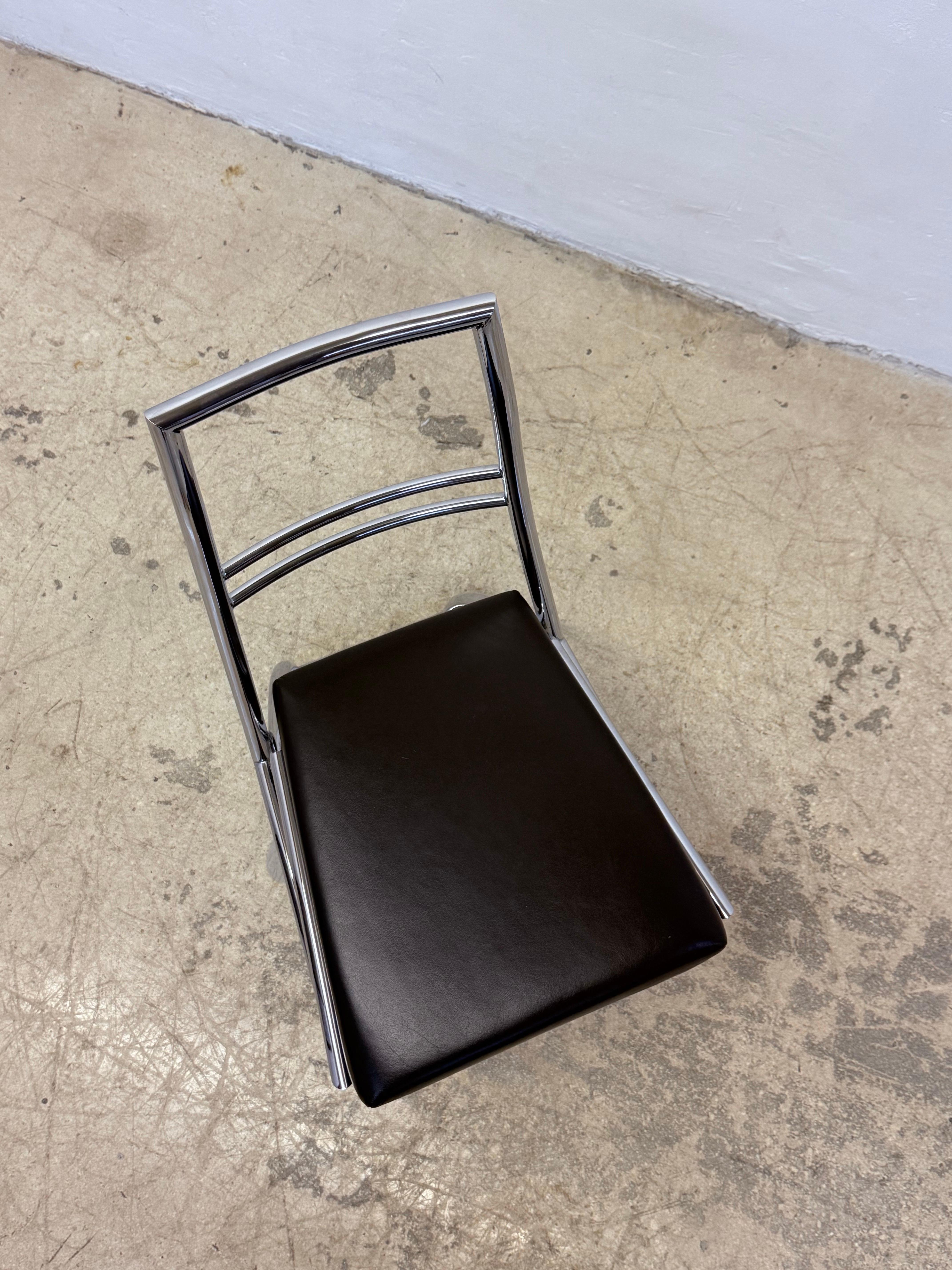 Sedia Axia di Eileen Gray in cromo e pelle nera per ClassiCon in vendita 2