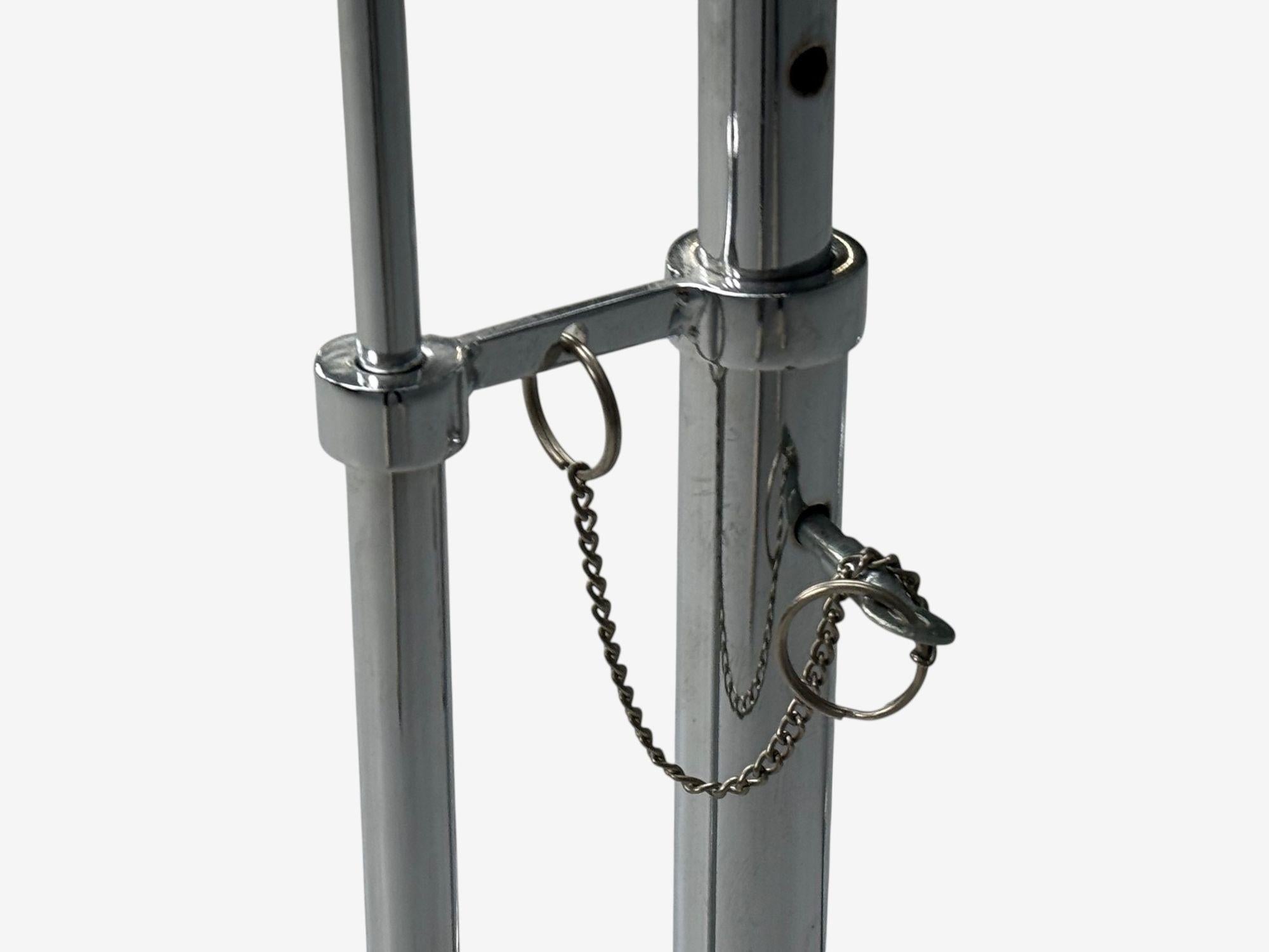 Verre Eileen Gray, chrome, verre, tables d'appoint réglables, Italie, années 1970 en vente