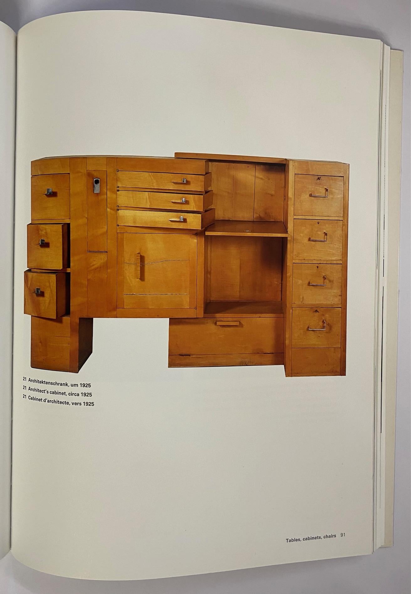 Eileen Gray : Designer and Architect (Livre) en vente 2