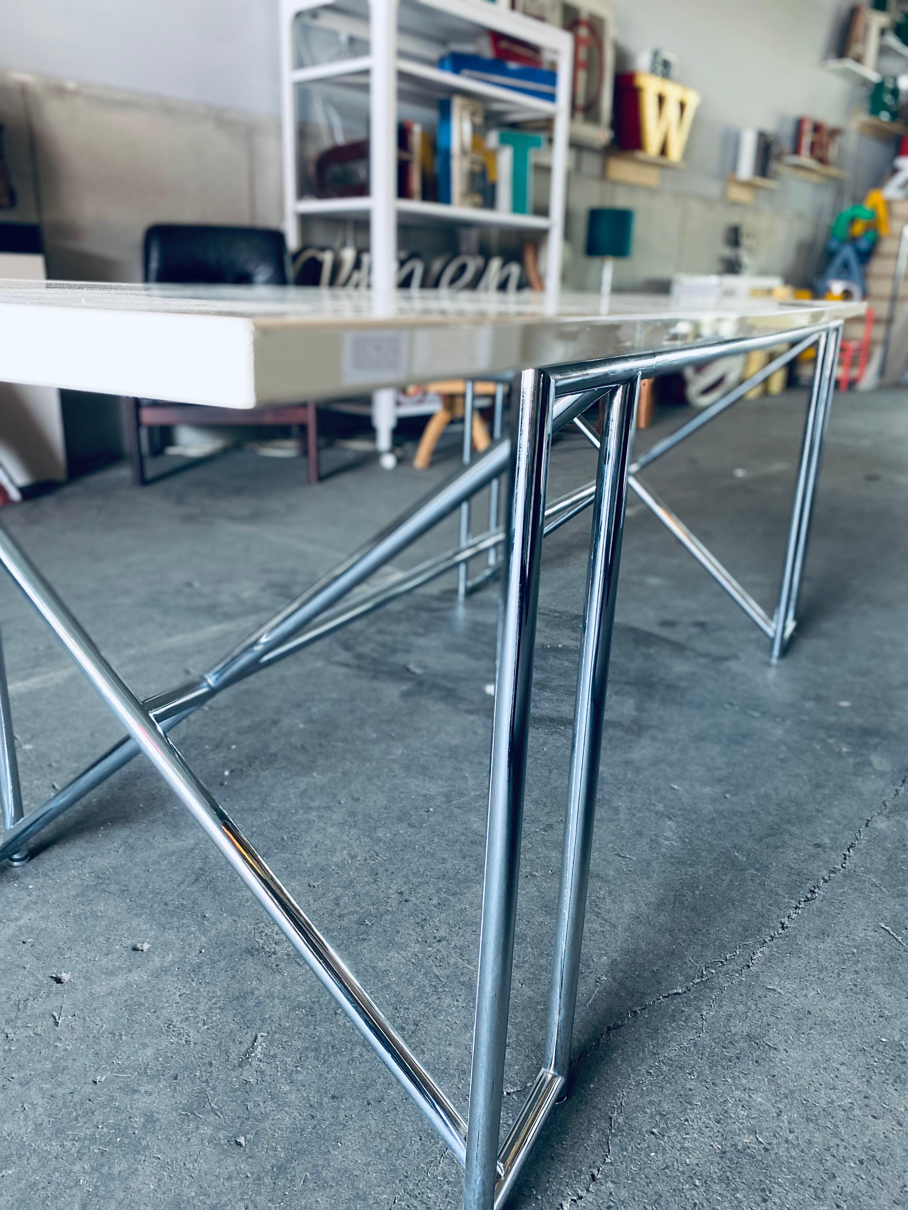 Eileen Gray Double X Table from Classicon In Good Condition For Sale In Hamburg, DE