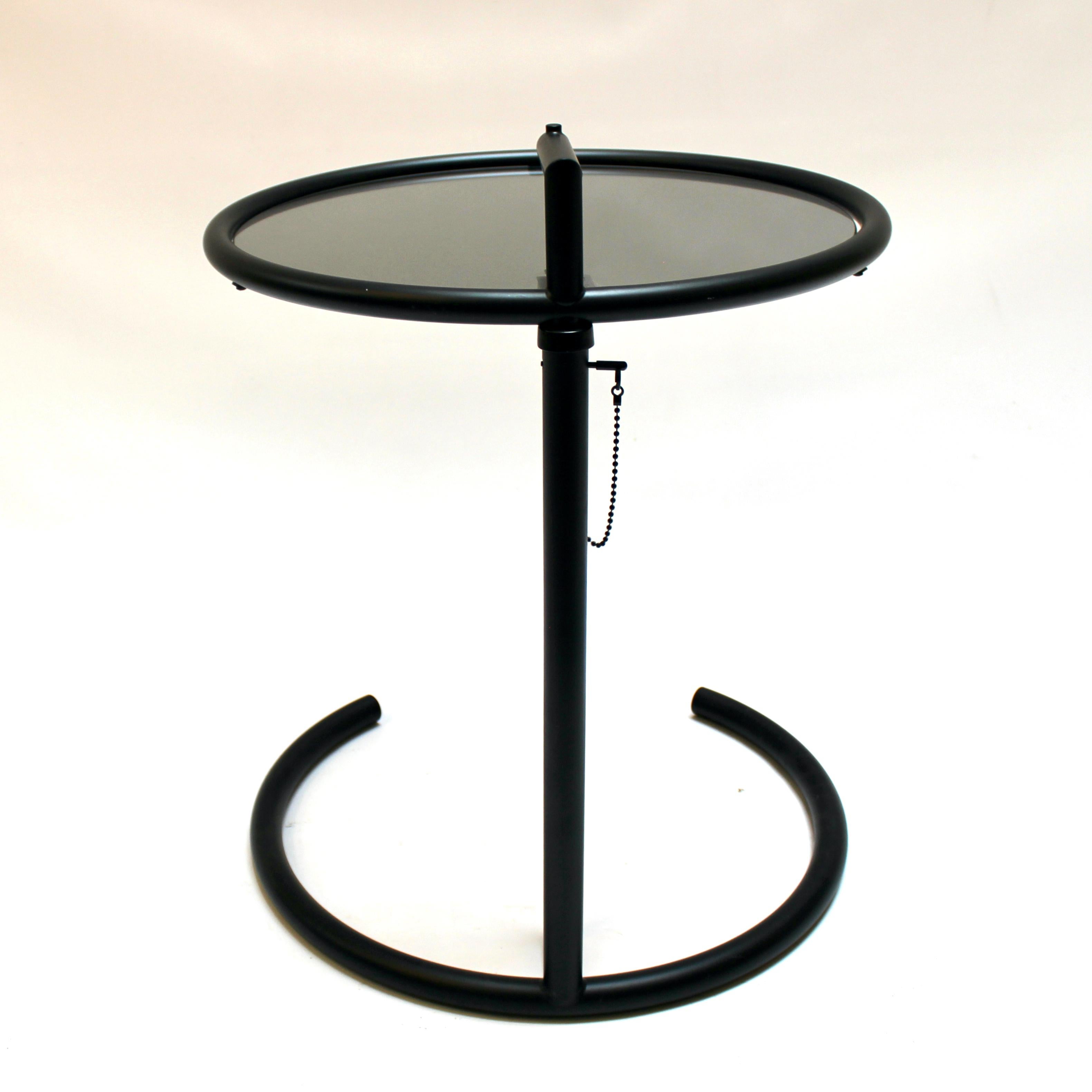 Moderne Table d'appoint réglable Eileen Gray E1027 de ClassiCon, fabriquée en Italie en vente