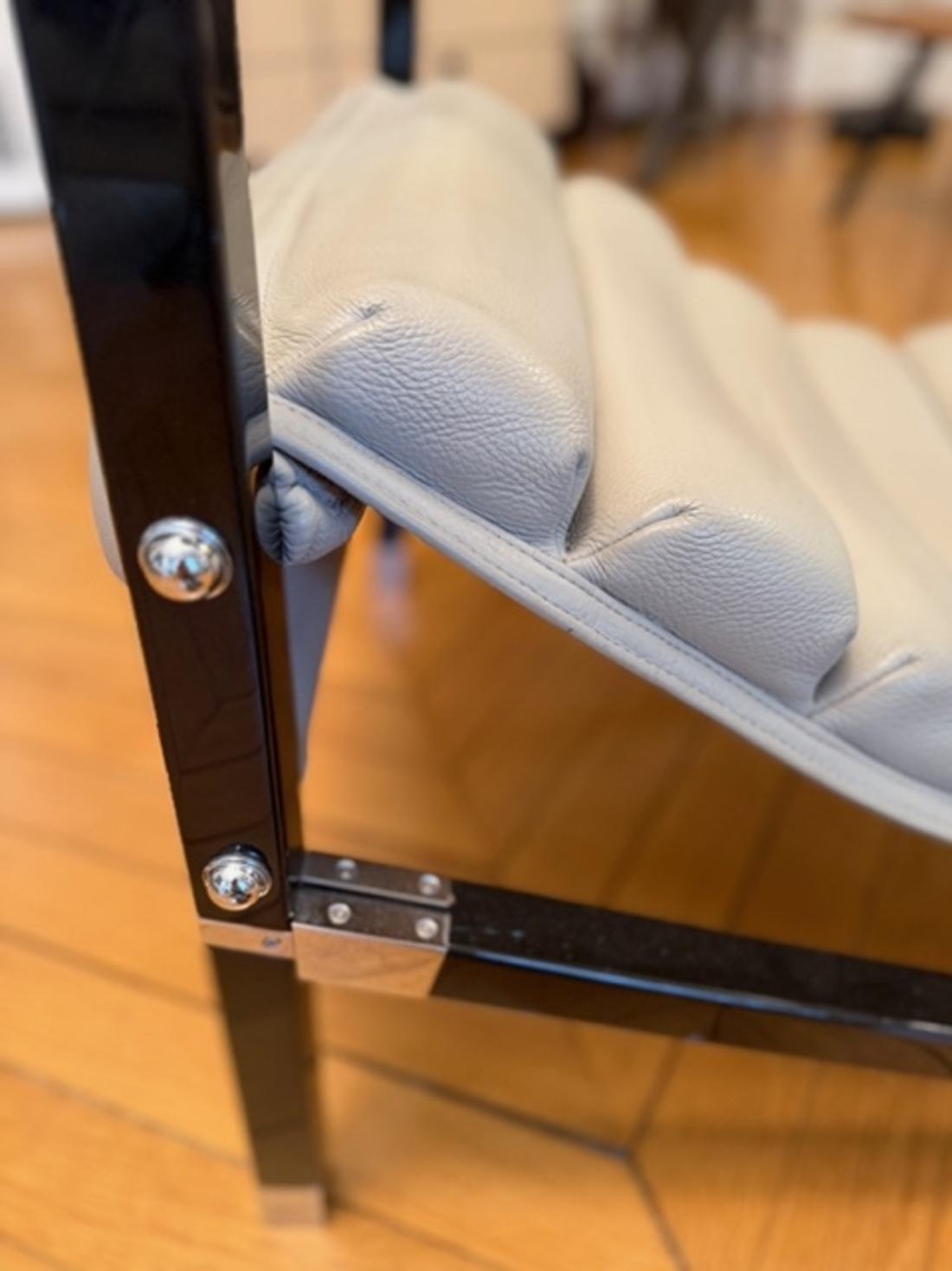 Eileen GRAY & ECART INTERNATIONAL (editor) Pareja de sillones 