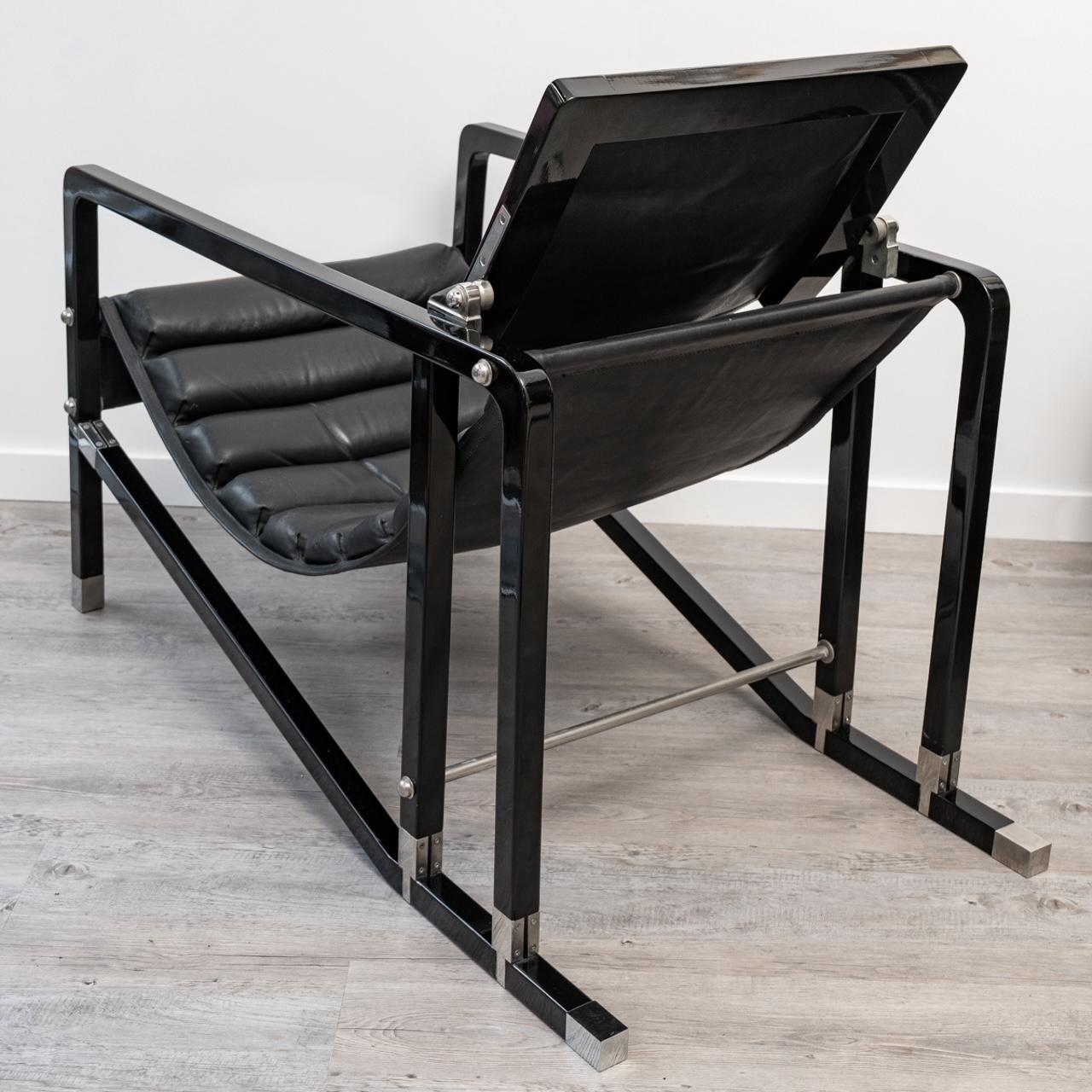 Eileen Gray, Ecart International, Transat Chair Black Leather Lacquer Wood In Good Condition In Boulogne Billancourt, FR