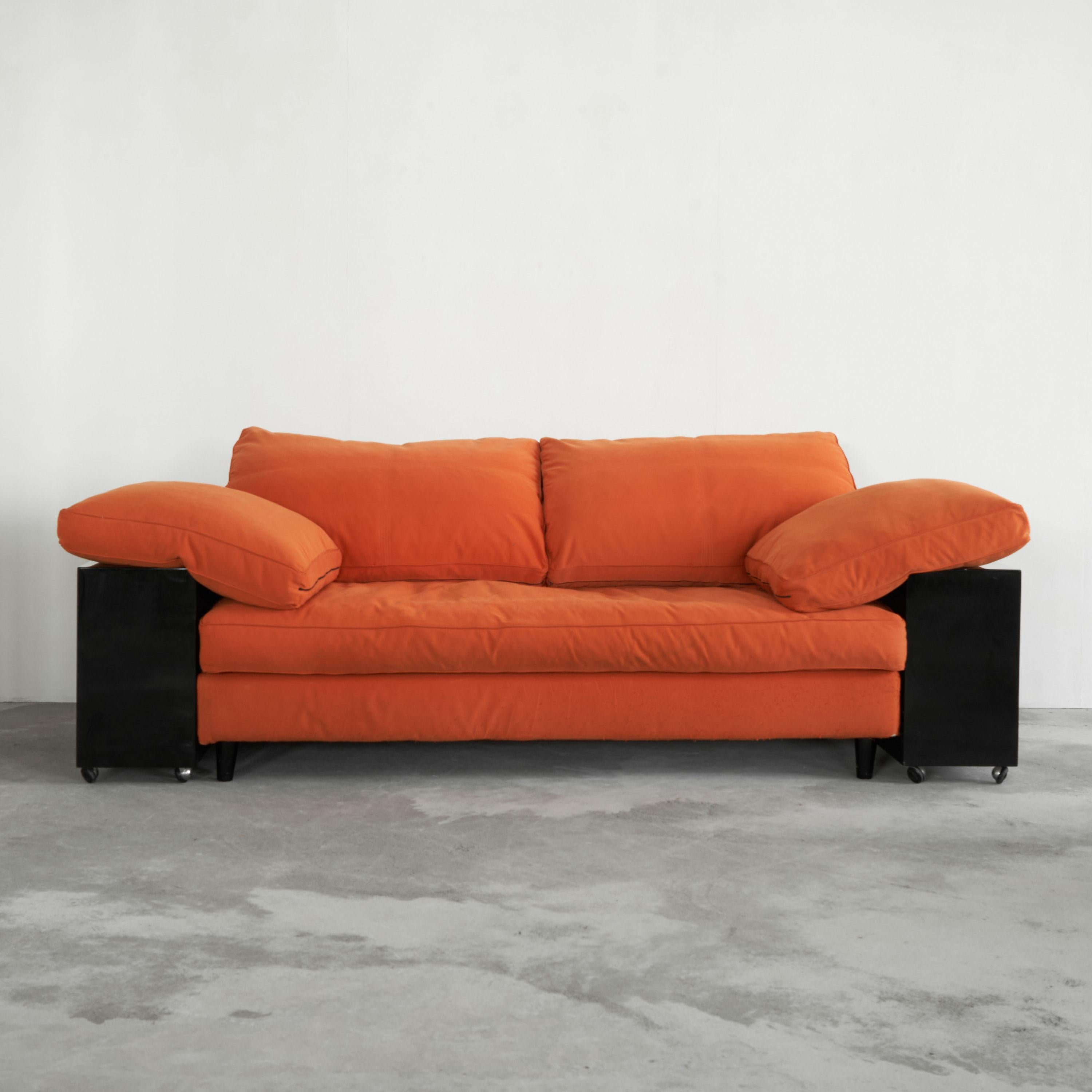 Européen Eileen Gray 'Lota' Sofa in Black Lacquer and Orange Fabric 1980s en vente