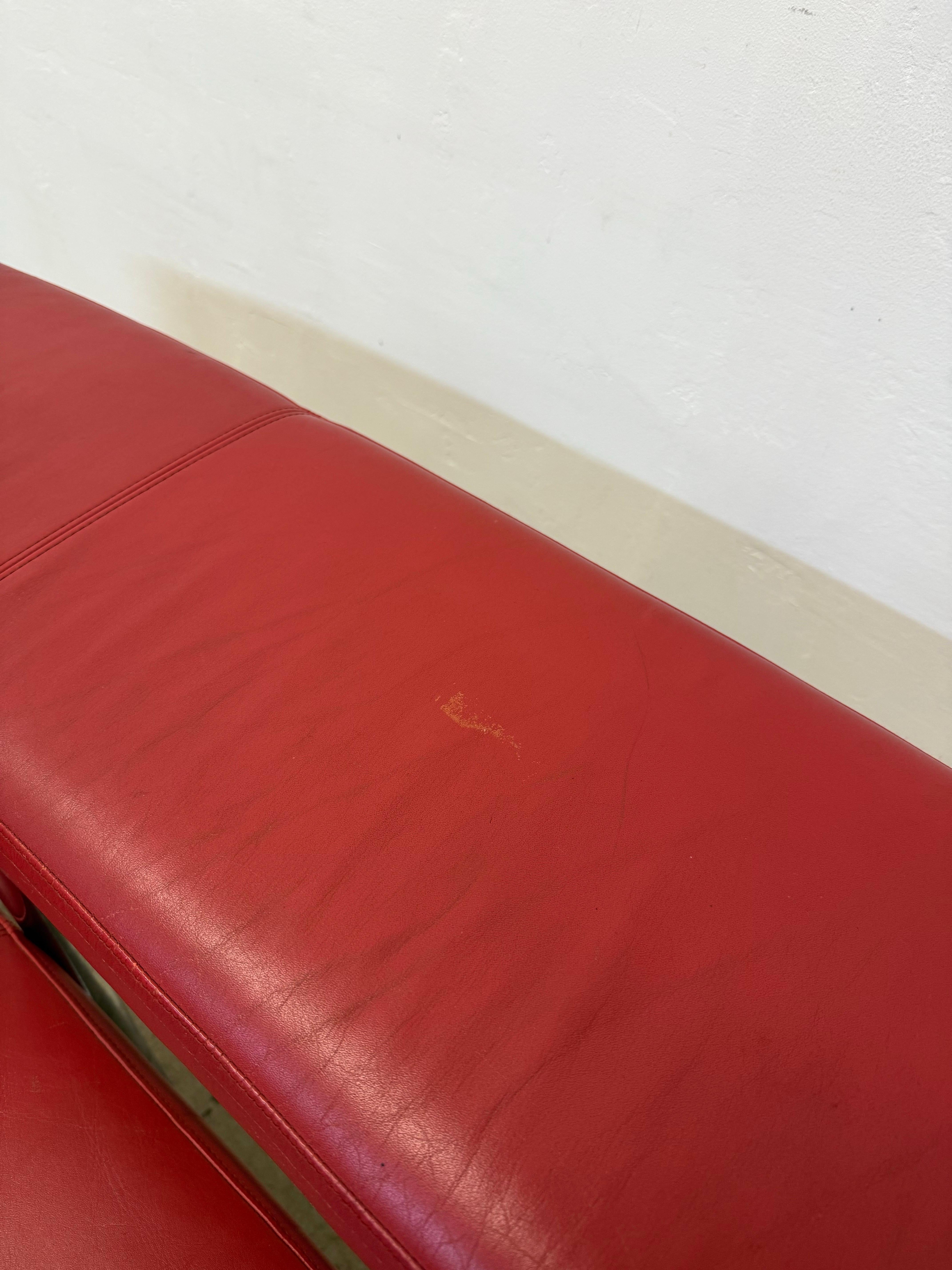 Canapé en cuir rouge et chrome Eileen Gray 