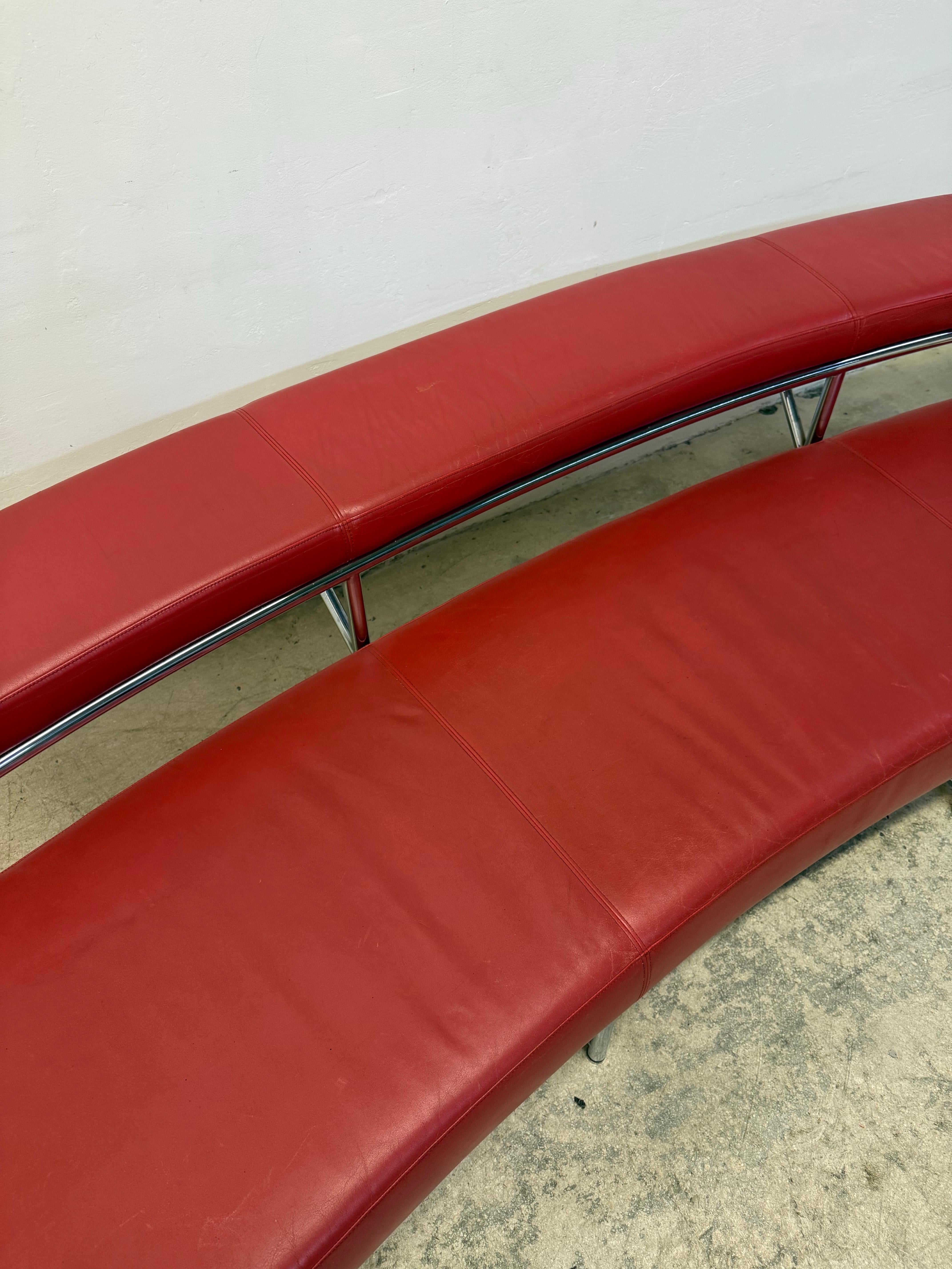 Canapé en cuir rouge et chrome Eileen Gray 