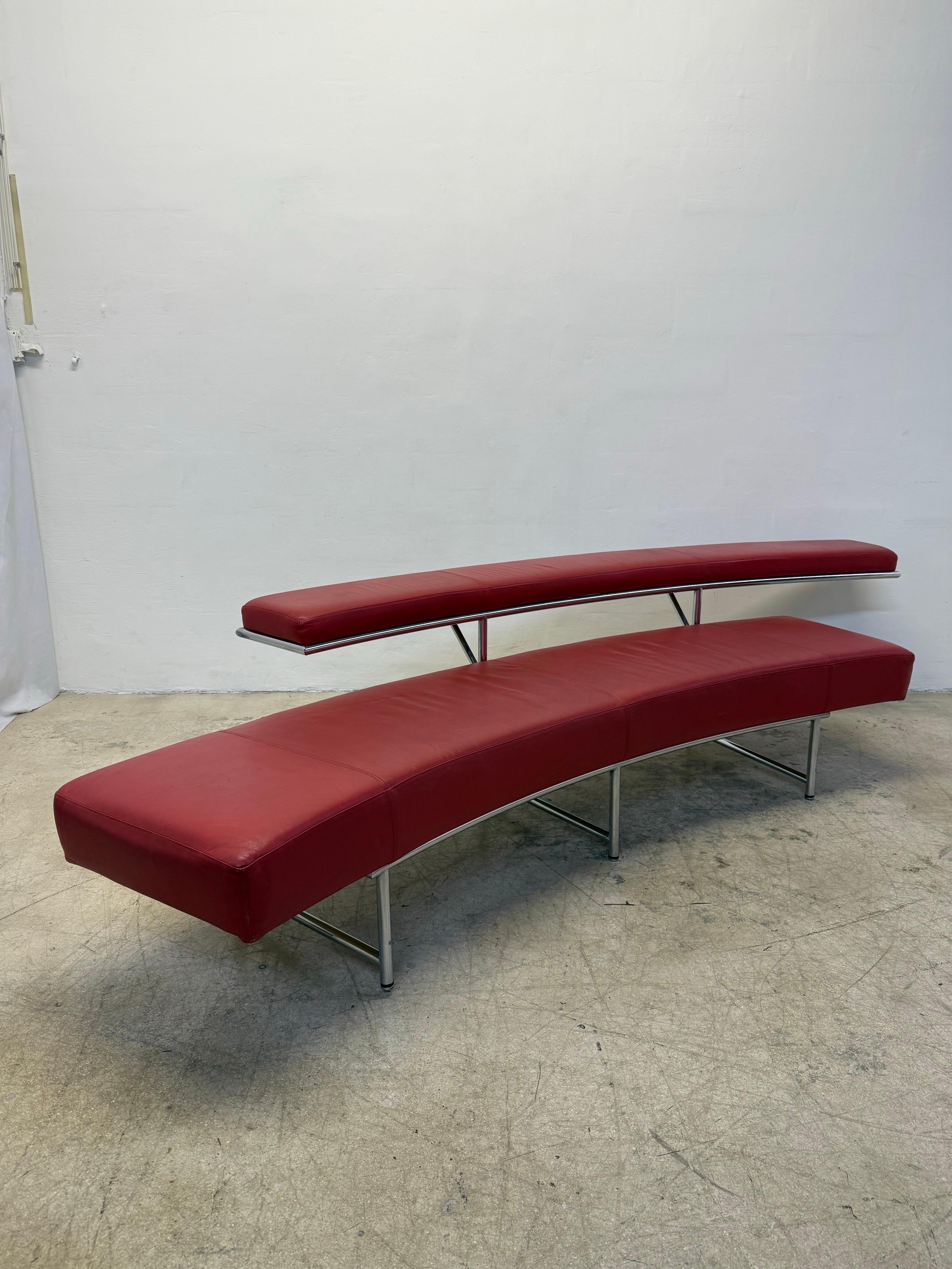 Bauhaus Canapé en cuir rouge et chrome Eileen Gray 