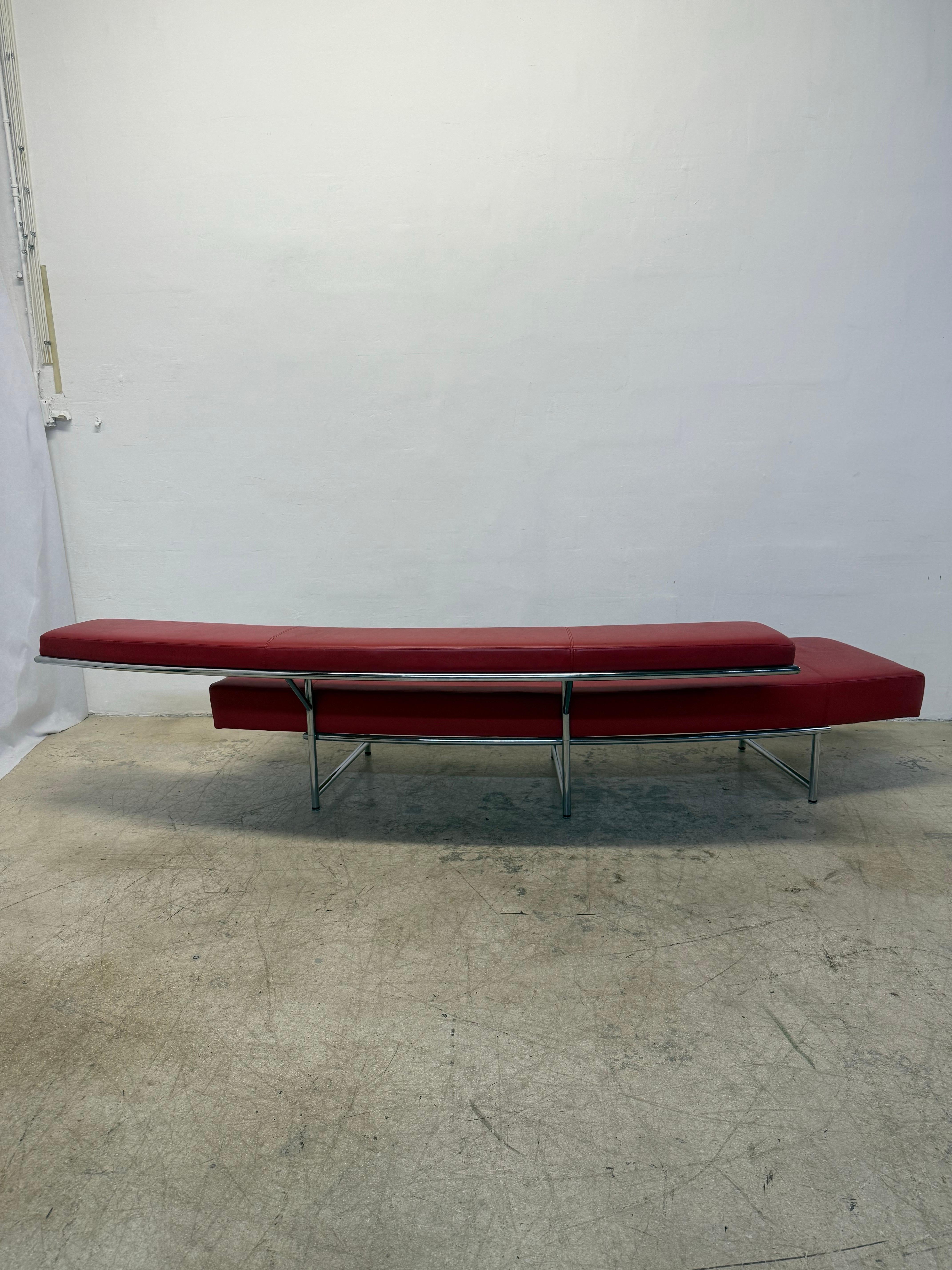 italien Canapé en cuir rouge et chrome Eileen Gray 
