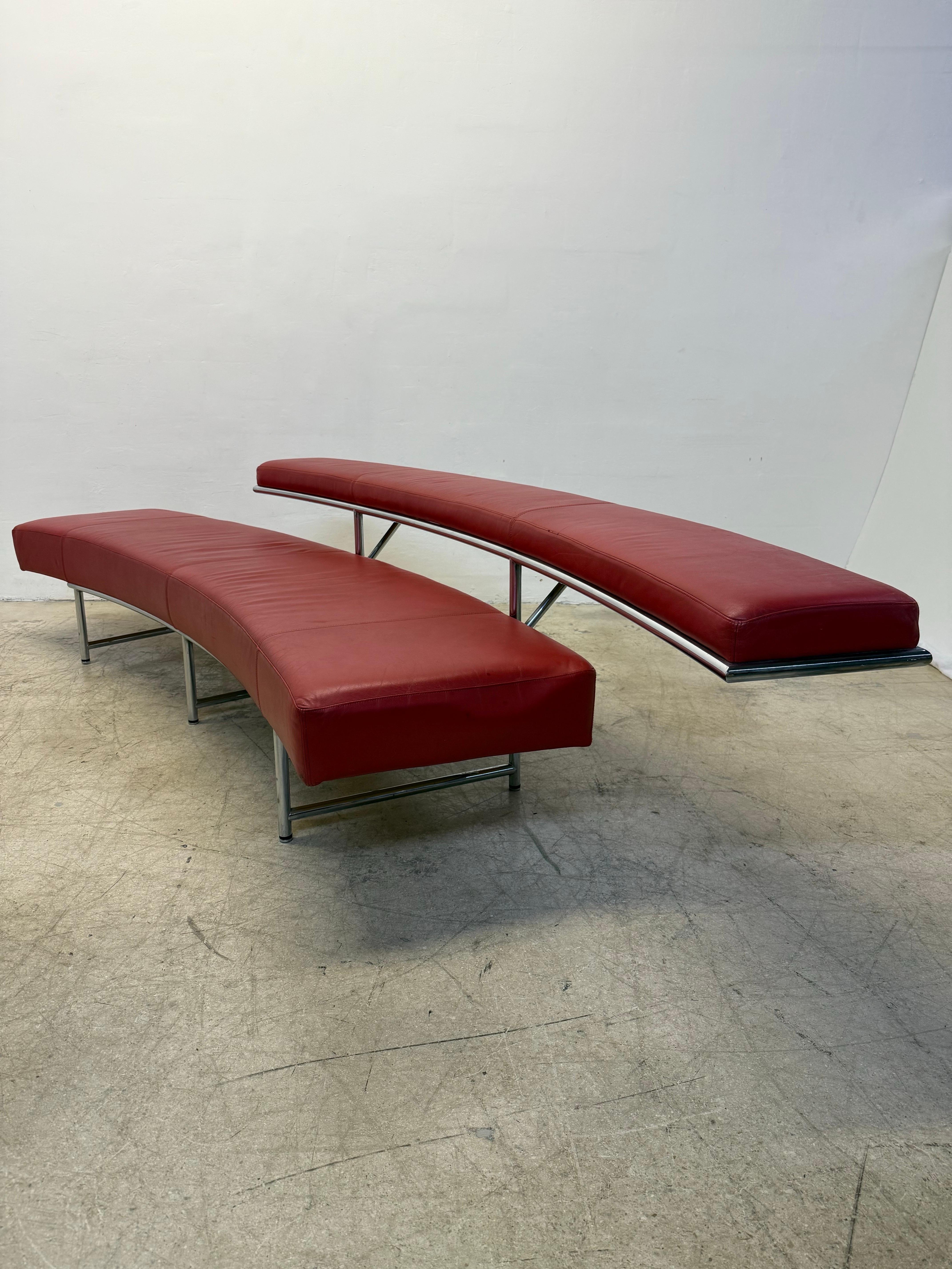 Canapé en cuir rouge et chrome Eileen Gray 