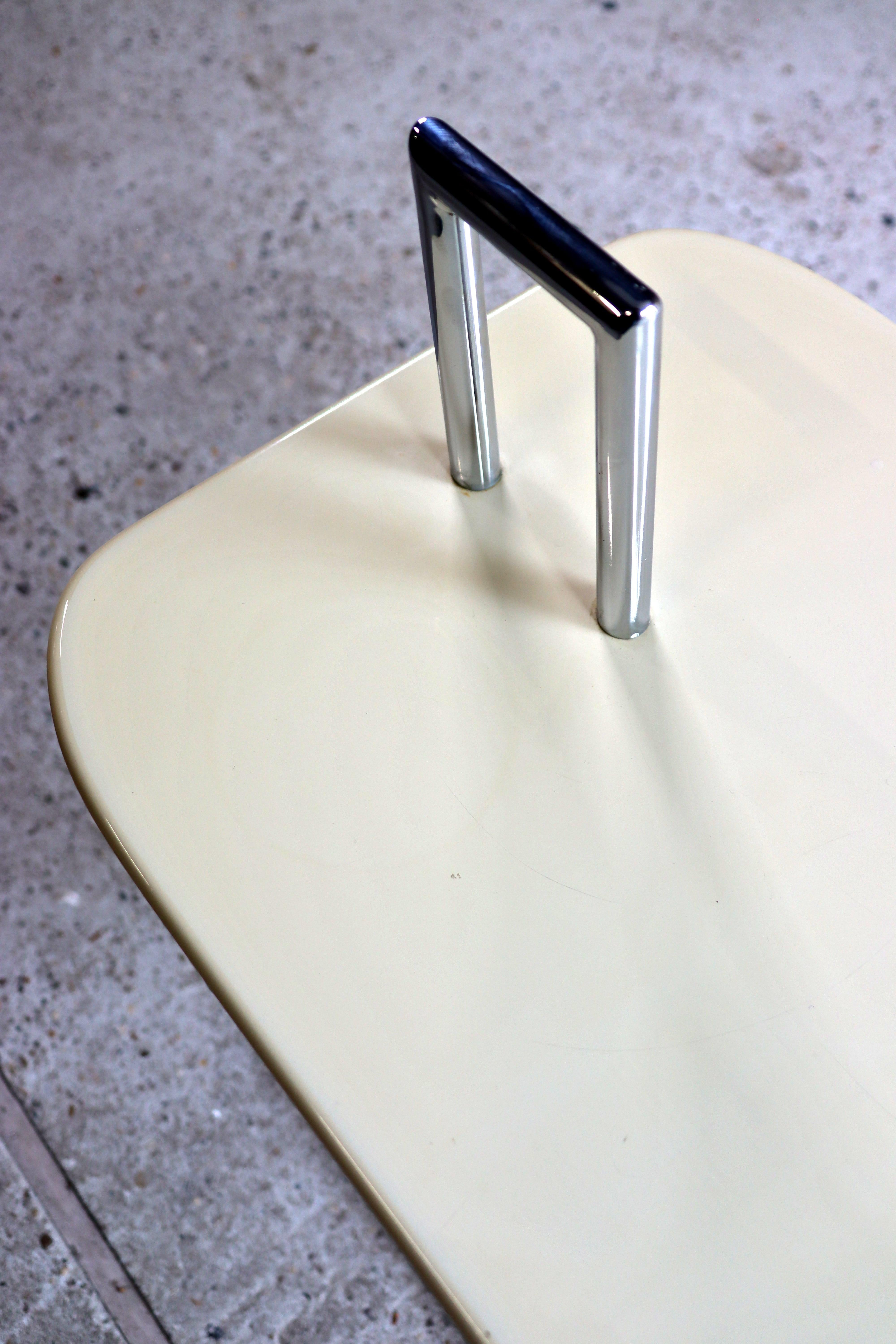 Metal Eileen Gray – Occasional – Table – Creme – 1970s For Sale