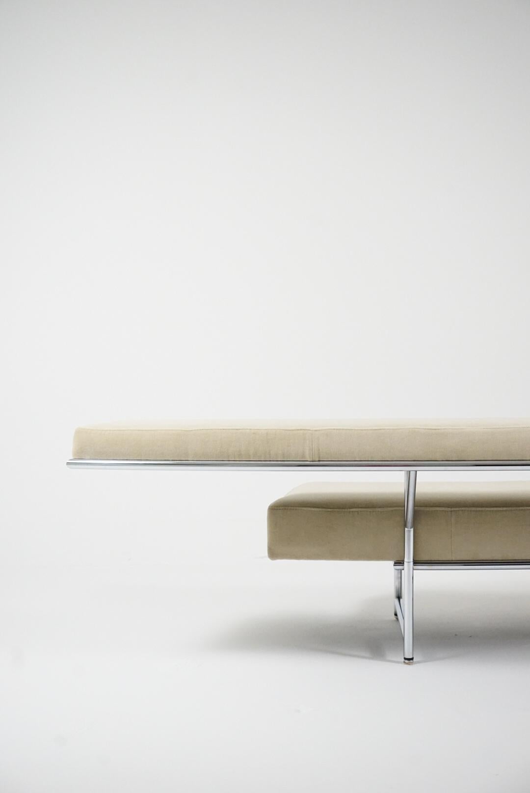 Eileen Gray Original Monte Carlo Sofa Chaise in Italian Mohair 6