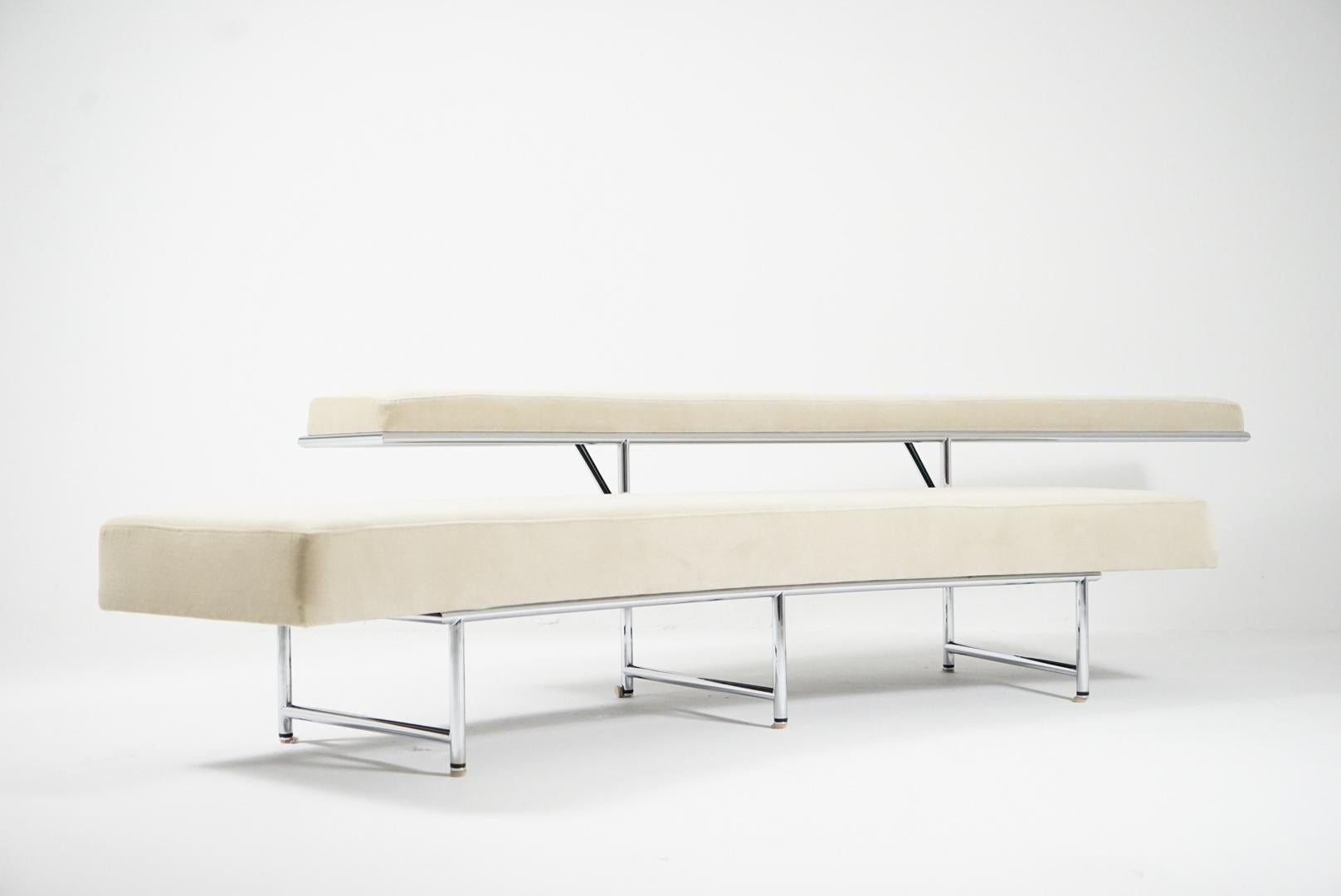 Eileen Gray Original Monte Carlo Sofa Chaise in Italian Mohair 8