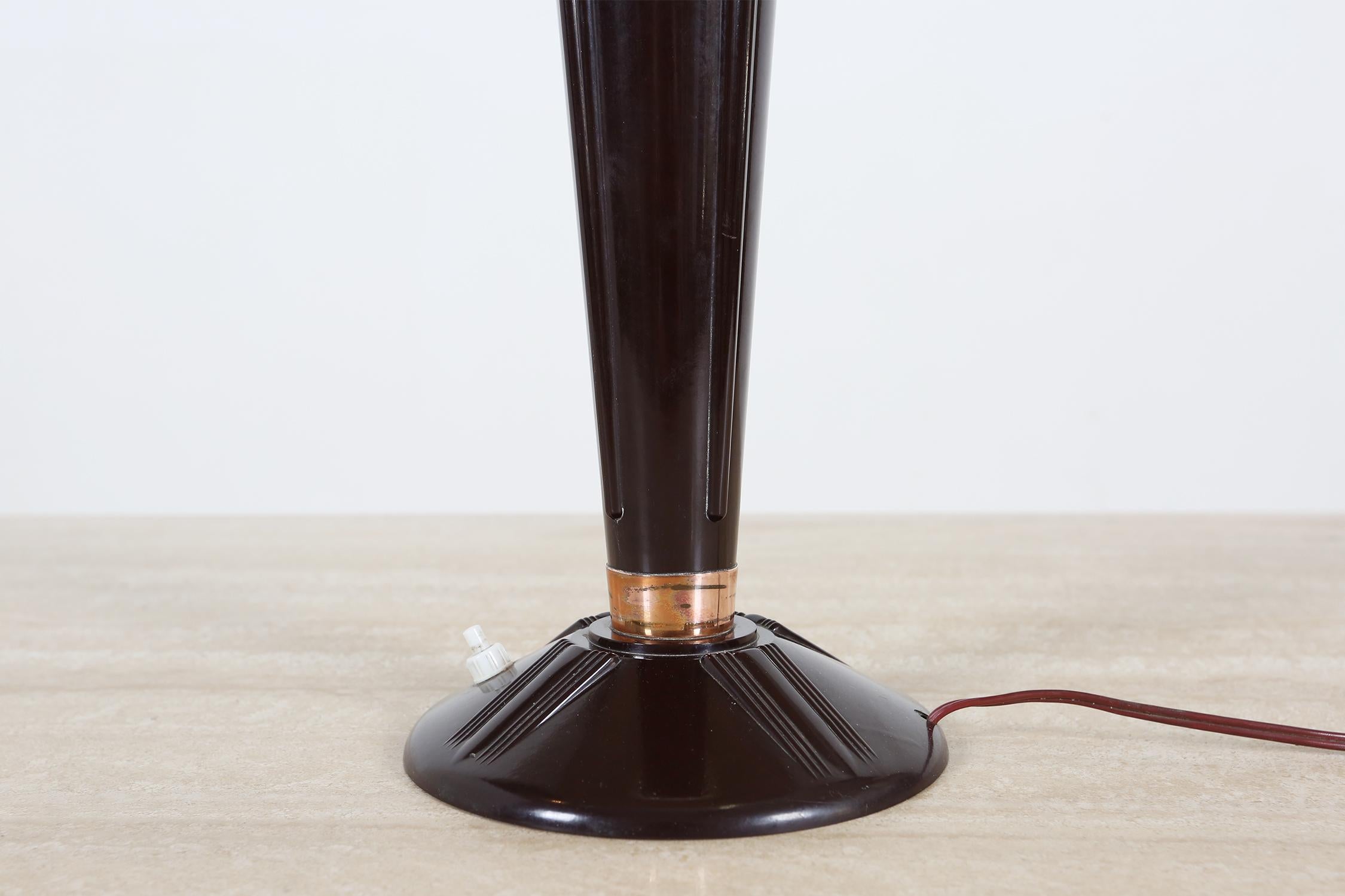 Français Lampe à poser Eileen Gray pour Jumo
