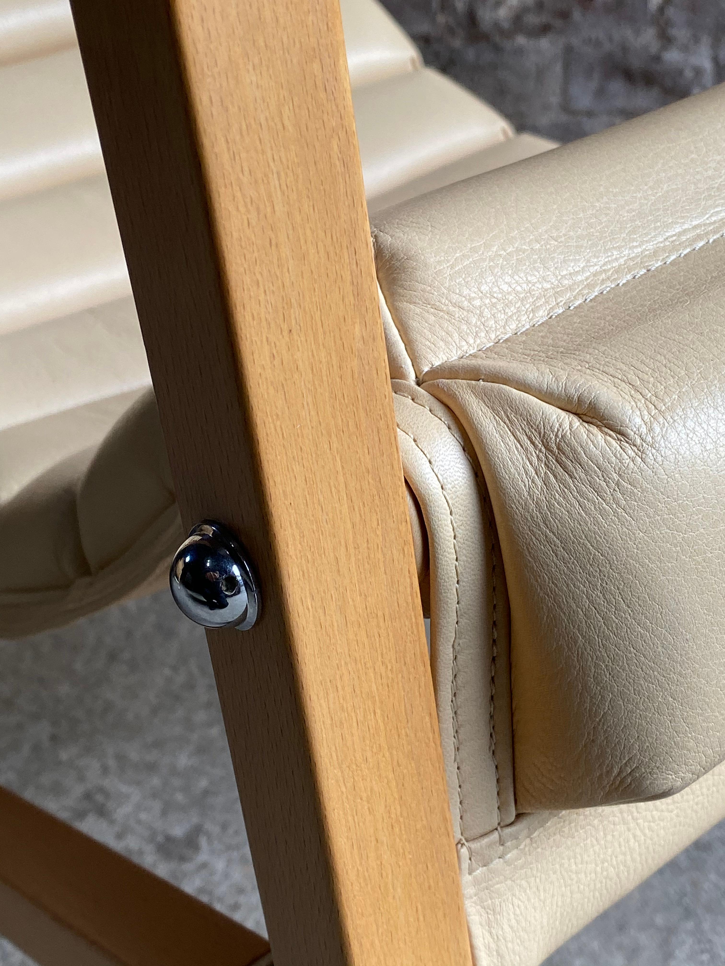 Eileen Gray Transat Stühle aus cremefarbenem Leder und Buche von Ecart International (Französisch)