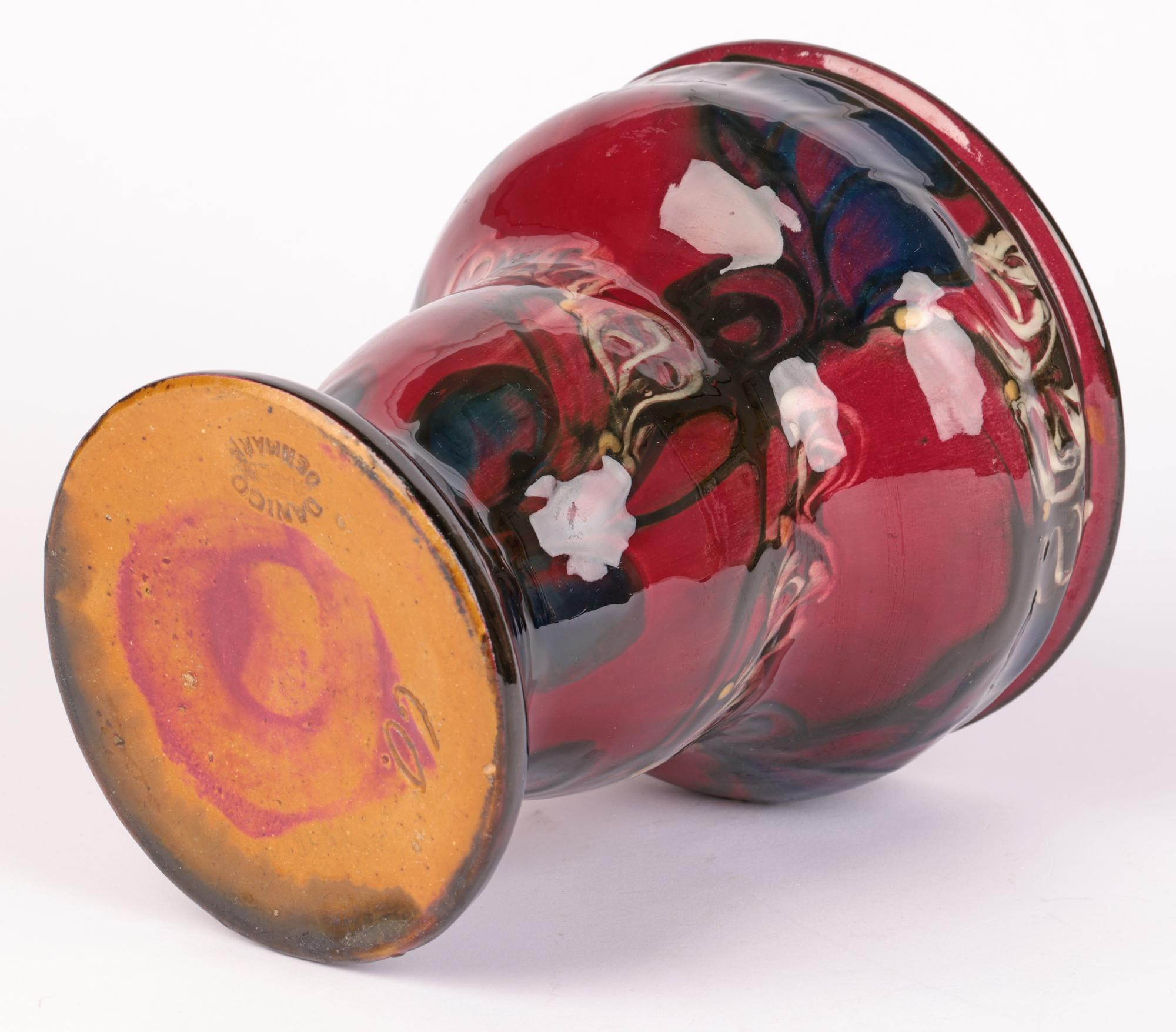 Vase abstrait en poterie d'art Eiler Londal de Danico Skronvirke en vente 2