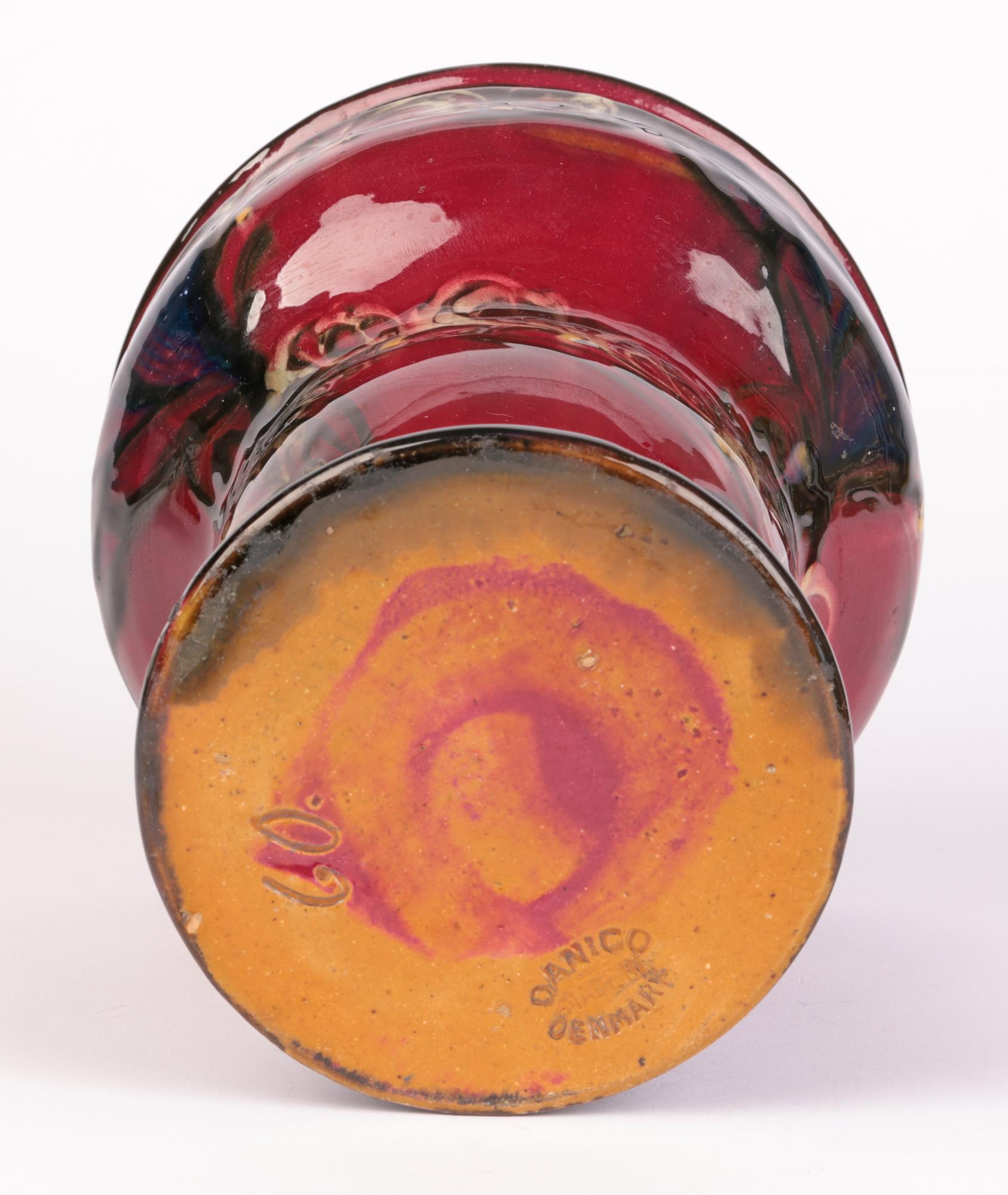 Vase abstrait en poterie d'art Eiler Londal de Danico Skronvirke en vente 4