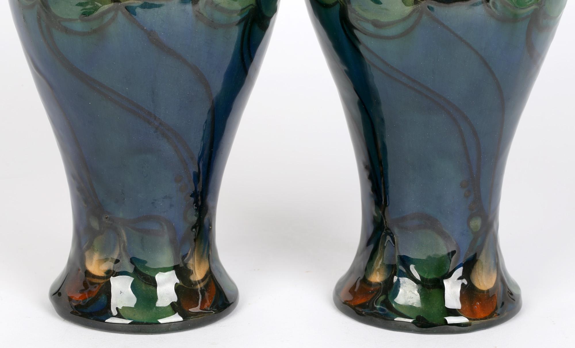 Paire de vases à fleurs en poterie d'art Danico Skronvirke de Eiler Londal en vente 7