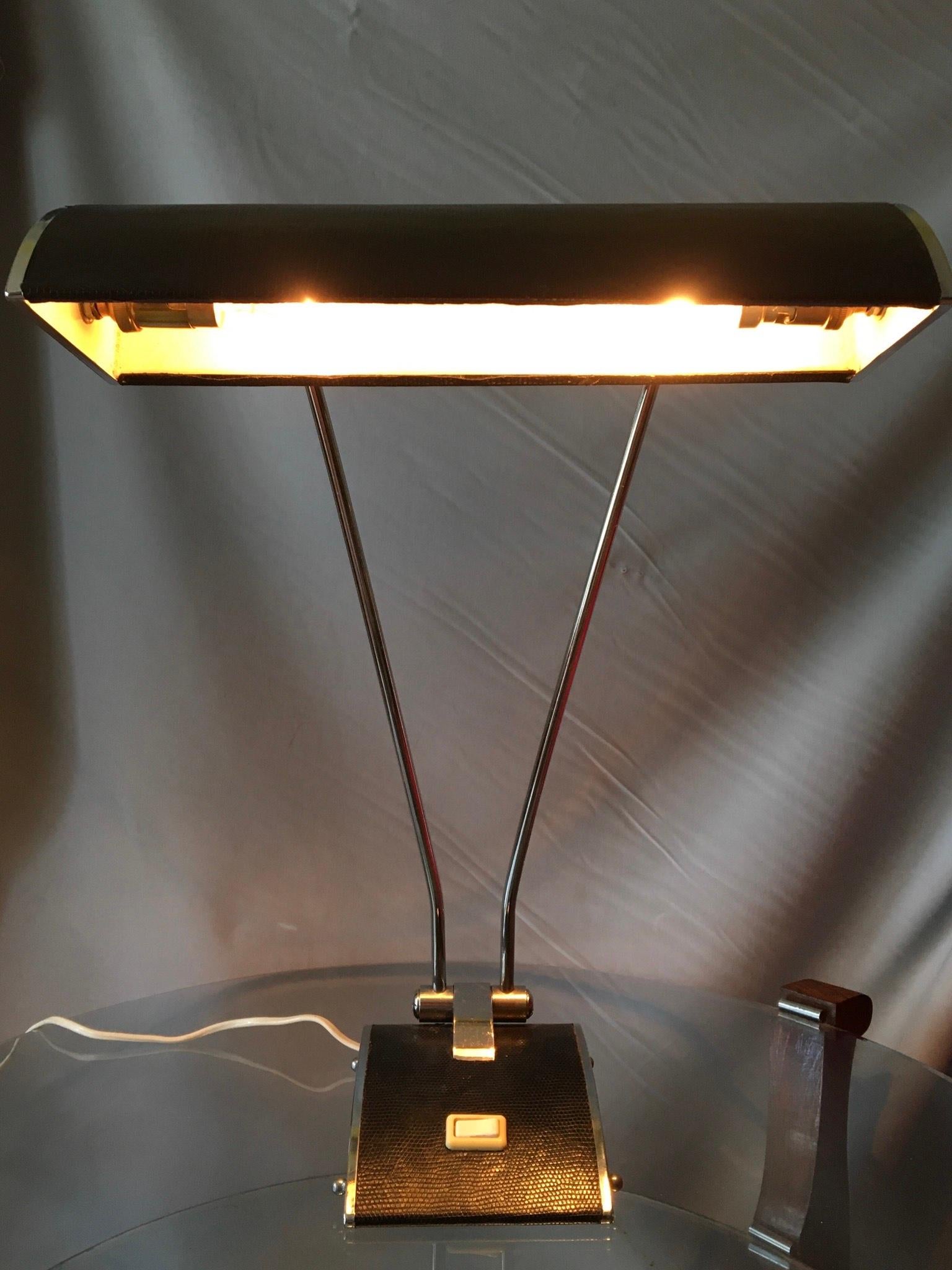 Lampe de table moderne du milieu du siècle dernier Eillen Gray, France 1950 en vente 8