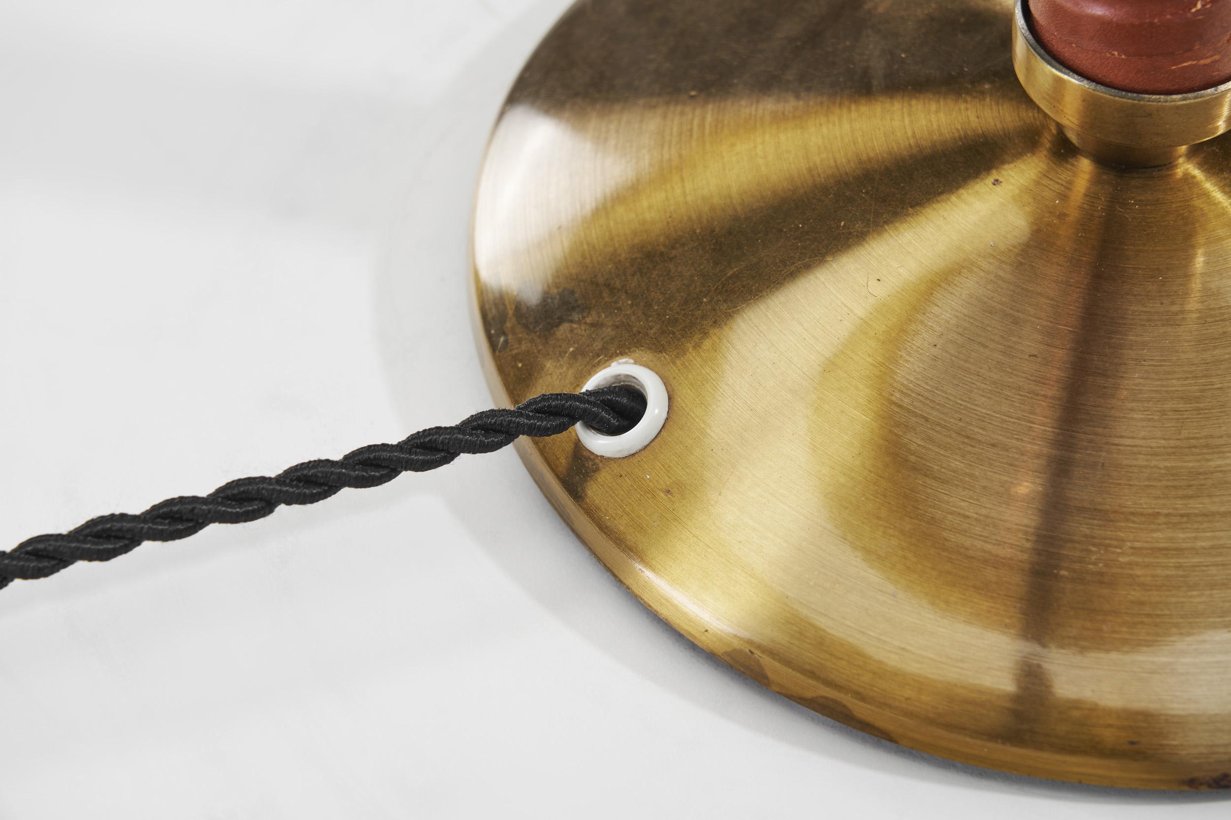 Lampe de table Einar Bäckström en laiton avec tige enveloppée de cuir, Suède, années 1940 en vente 11