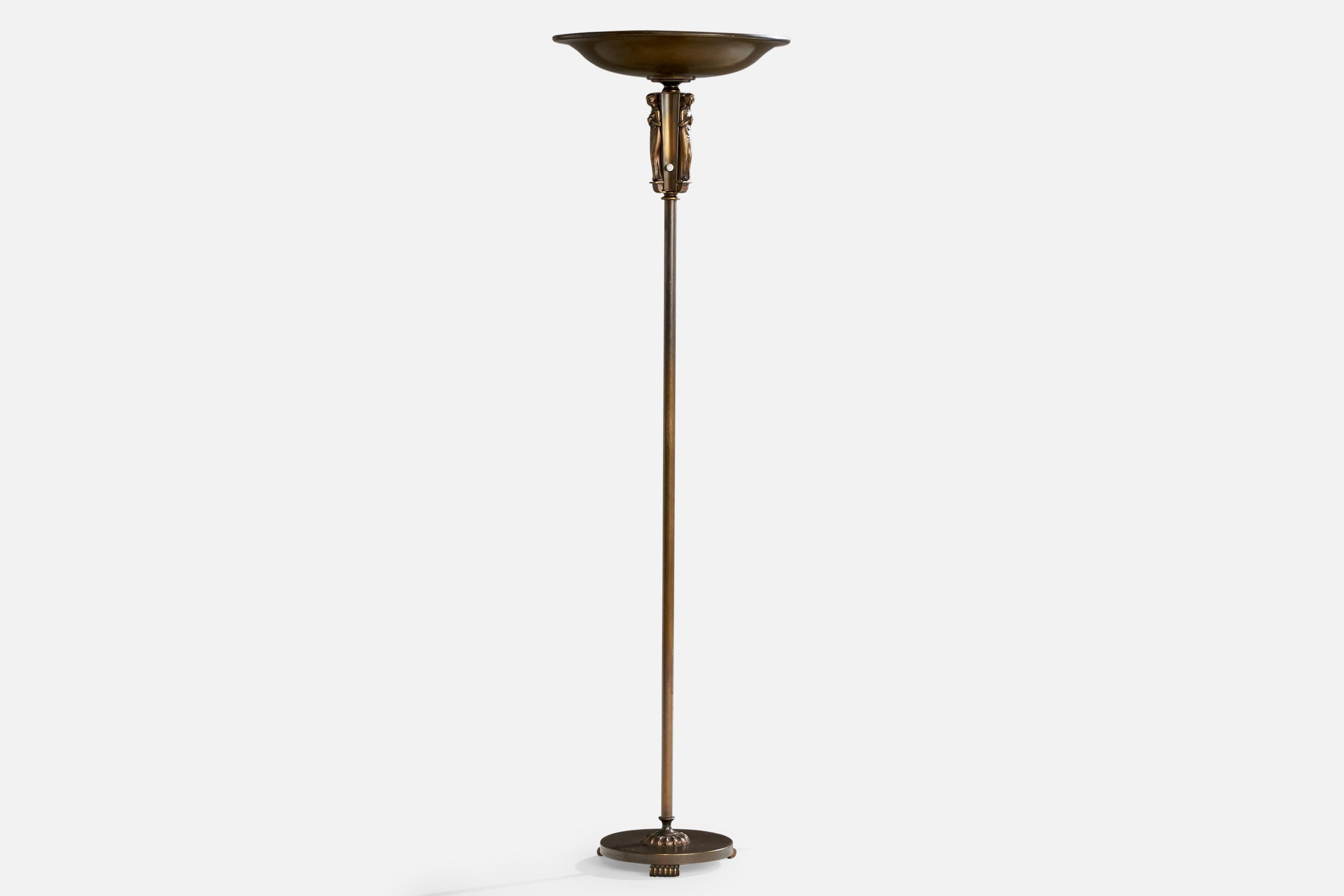 Lampadaire en laiton conçu et produit par Einar Bäckströms Metallvarufabrik, Suède, vers les années 1940.

Dimensions de la lampe avec abat-jour (pouces) : 67.75
