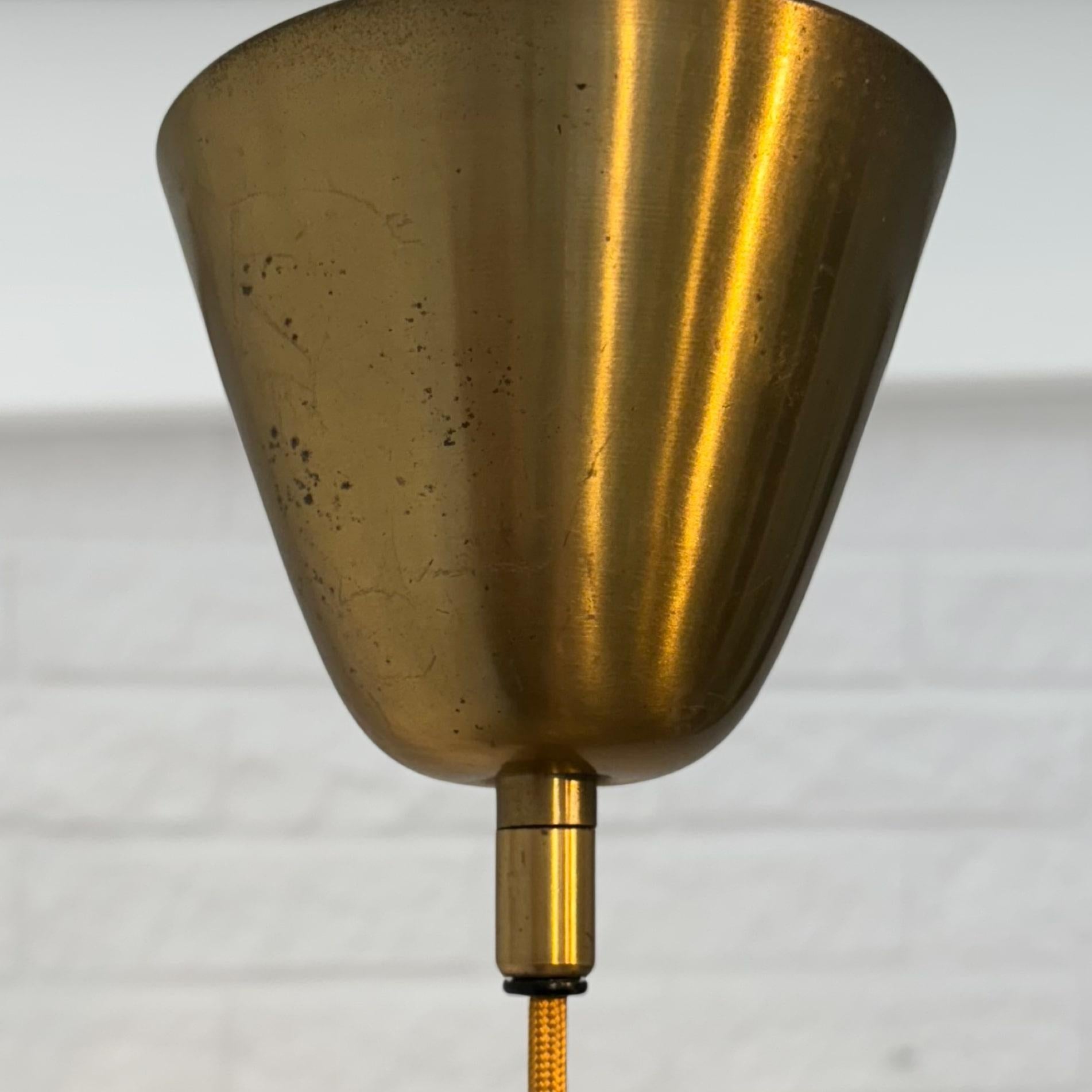 Lampada a sospensione modernista di metà secolo di Einar Bäckström, Svezia, anni '50 in vendita 6