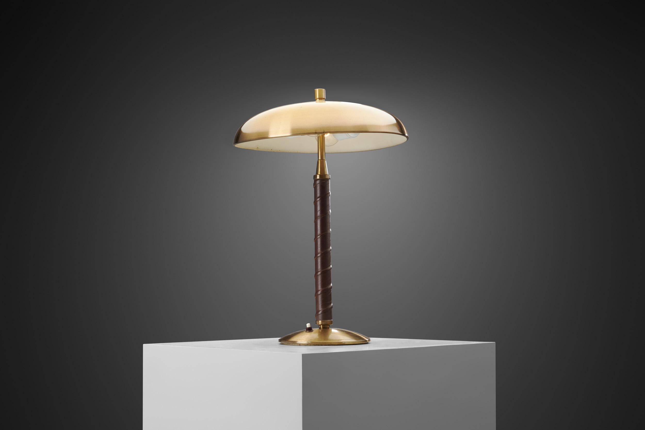 Lampe de table en laiton Einar Bäckström Modèle 