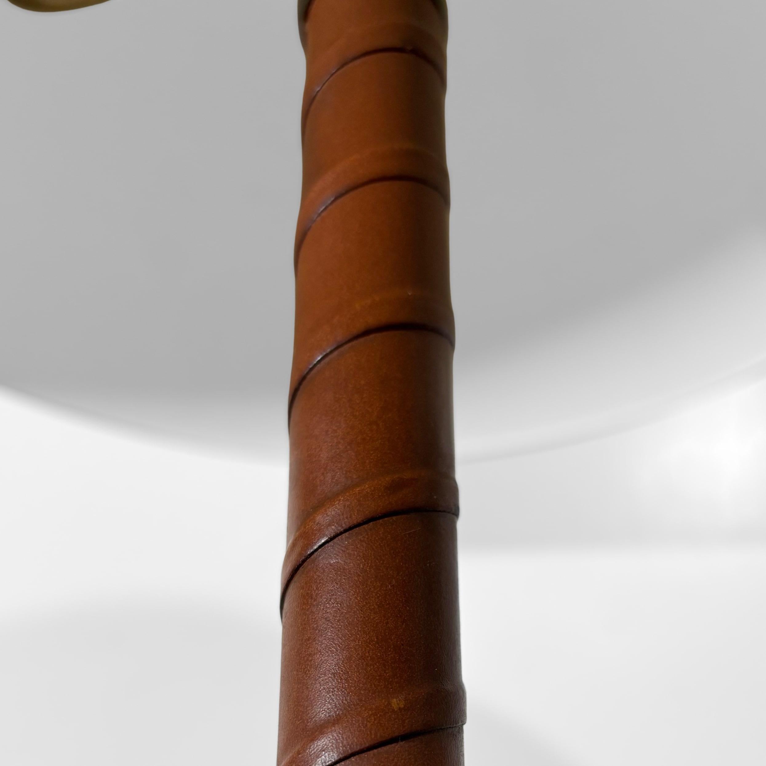 Einar Bäckström, Skandinavische modernistische Schreibtischlampe, Messing und Leder, Schweden 1930er Jahre im Angebot 6