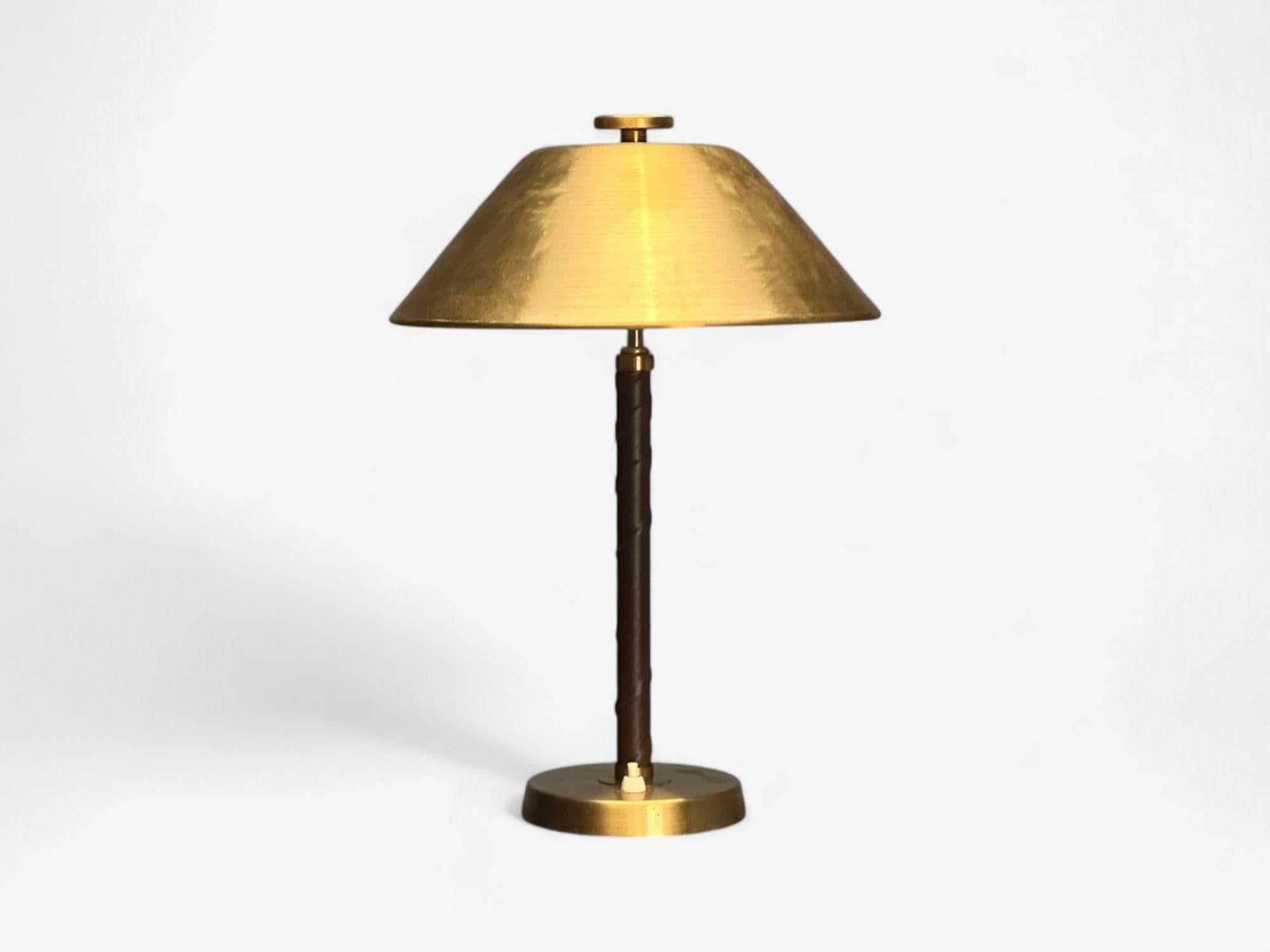 Mid-20th Century Einar Bäckström, Swedish Modern, Leather, Brass, Rare Table Lamp, Sweden, 1940s For Sale