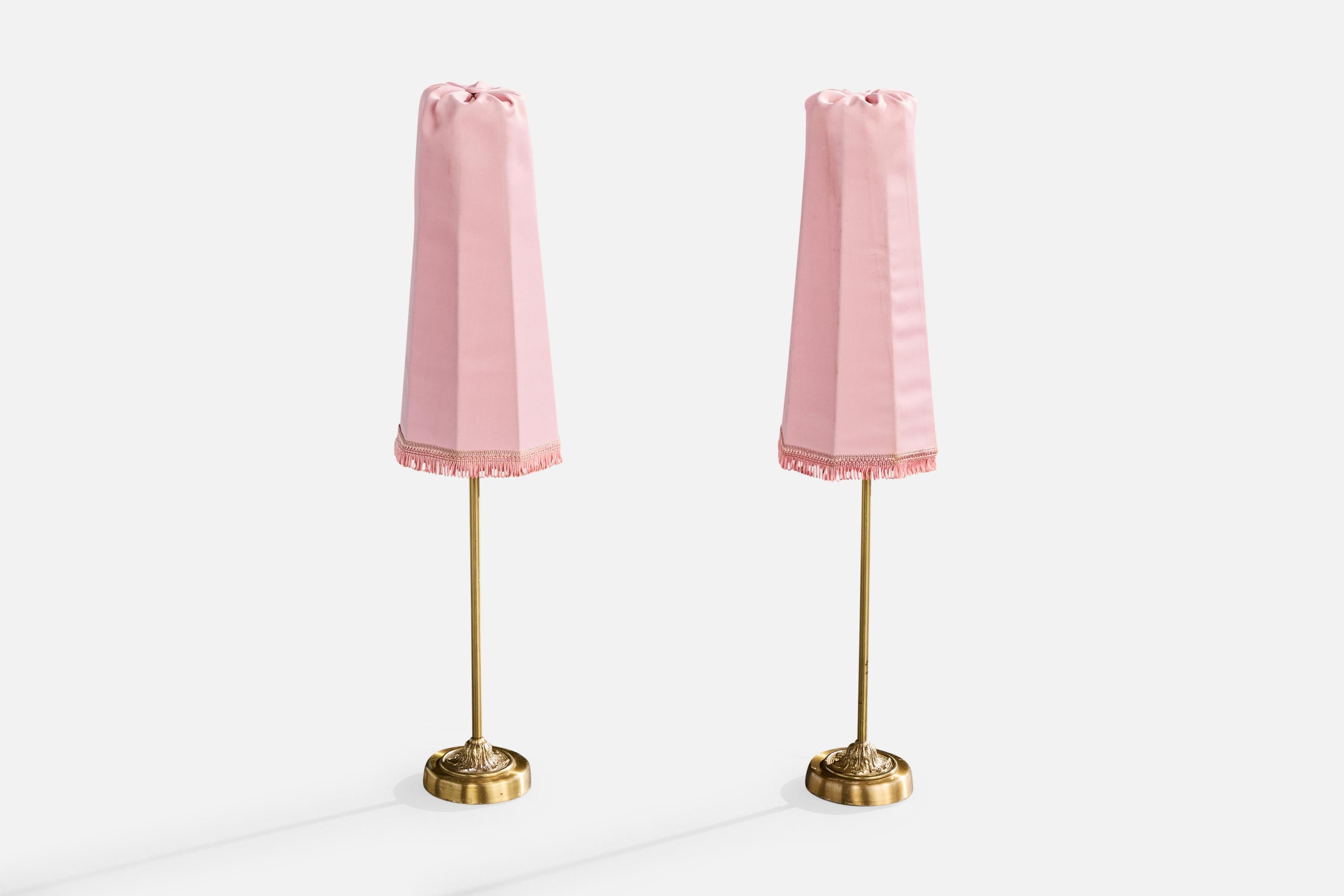 Einar Bäckström, Lámparas de mesa, latón, tela, Suecia, años 40 Moderno de mediados de siglo en venta