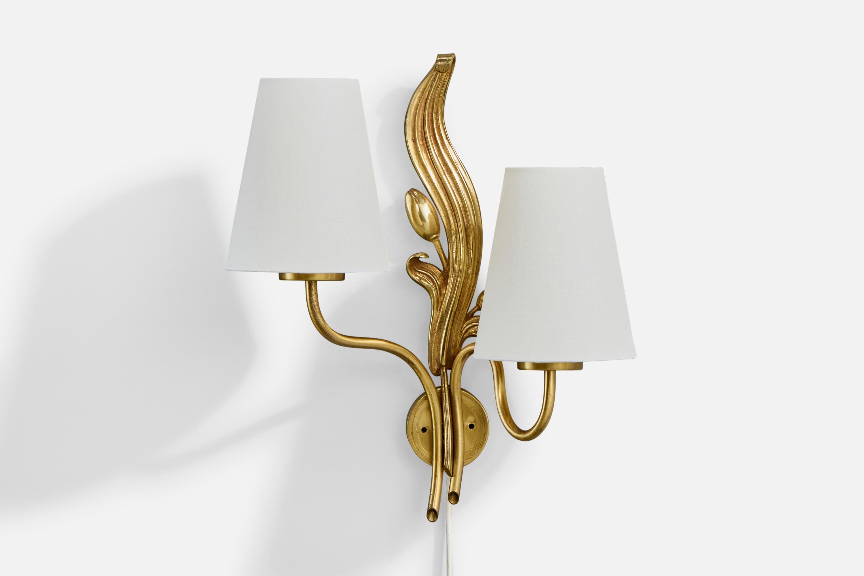 A brass and white fabric wall light designed and produced in Sweden, c. 1940s.

Overall Dimensions (inches): 15.25
