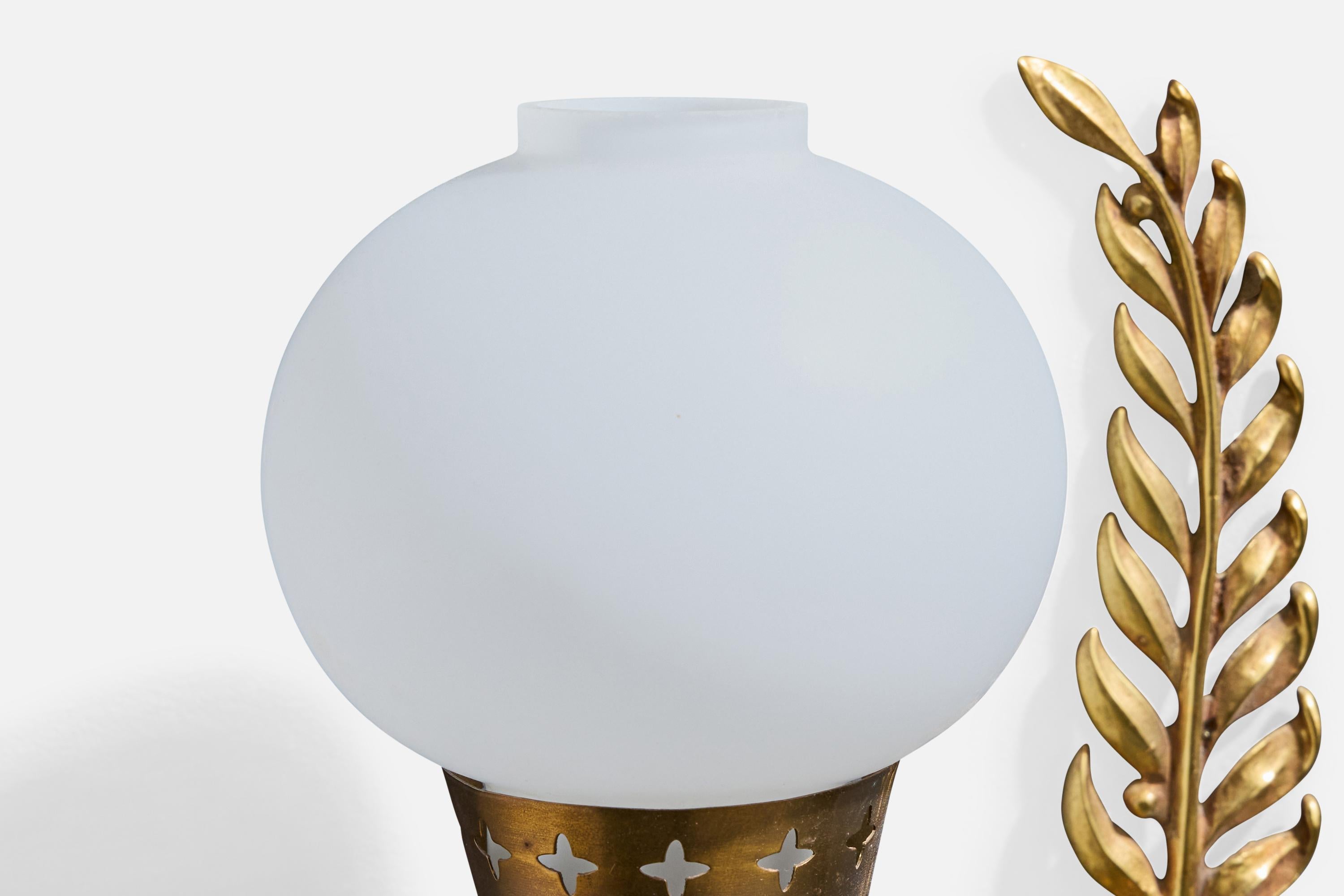 Einar Bäckström, Apliques de pared, Latón, Vidrio, Suecia, década de 1940 en venta 4