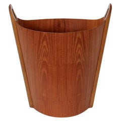 Einar Barnes per P.S. Heggen Cesto per carta straccia in teak con manico