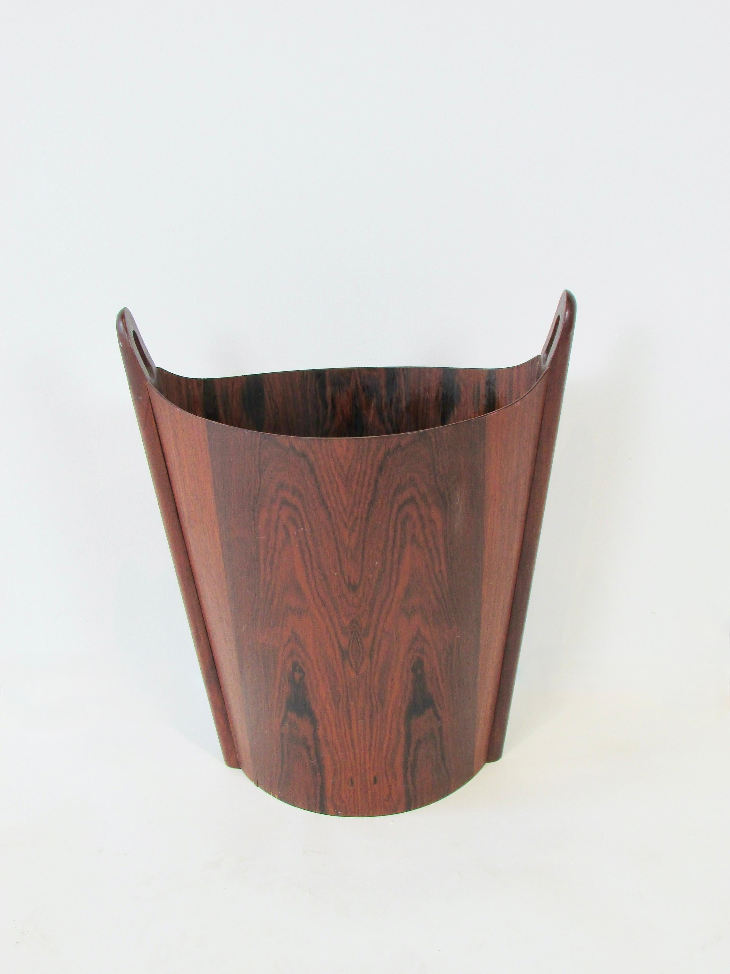 Einar Barnes for P.S. Heggen Scandinavian Modern Rosewood Trash Can Wastebasket In Good Condition For Sale In Ferndale, MI