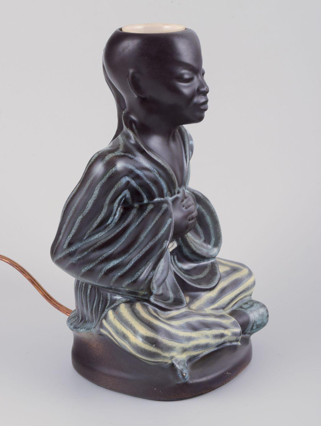 Glazed Einar Johansen for Søholm. Ceramic table lamp in the shape of Asian figure. For Sale