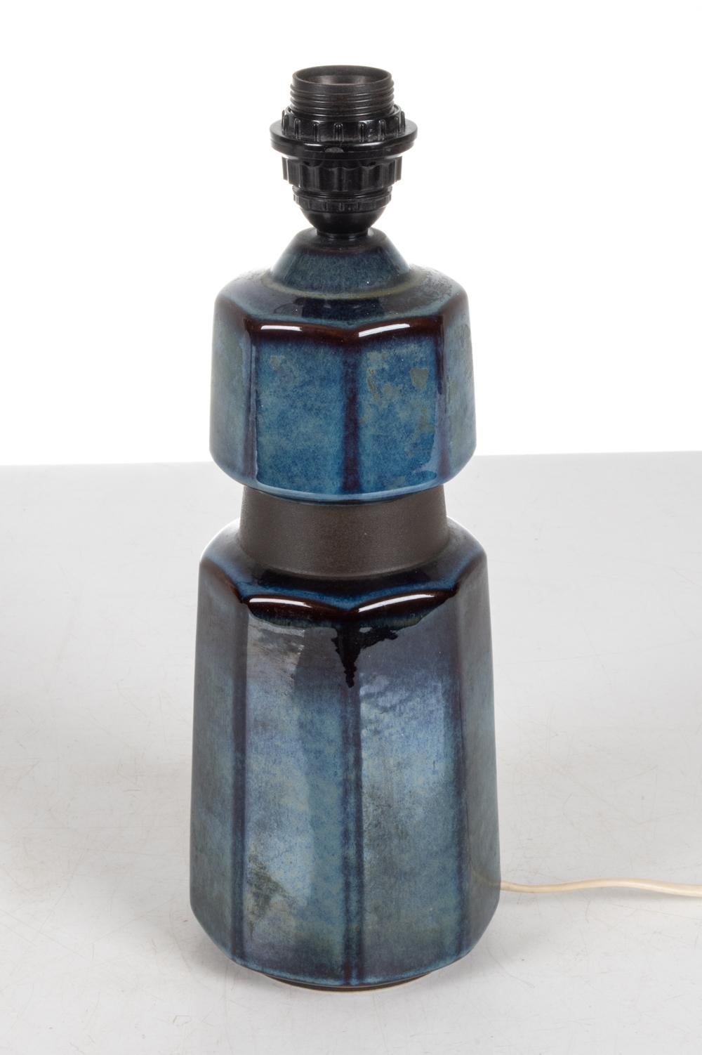 Einar Johansen for Soholm Sculptural Blue Ceramic Table Lamp In Good Condition For Sale In Norwalk, CT