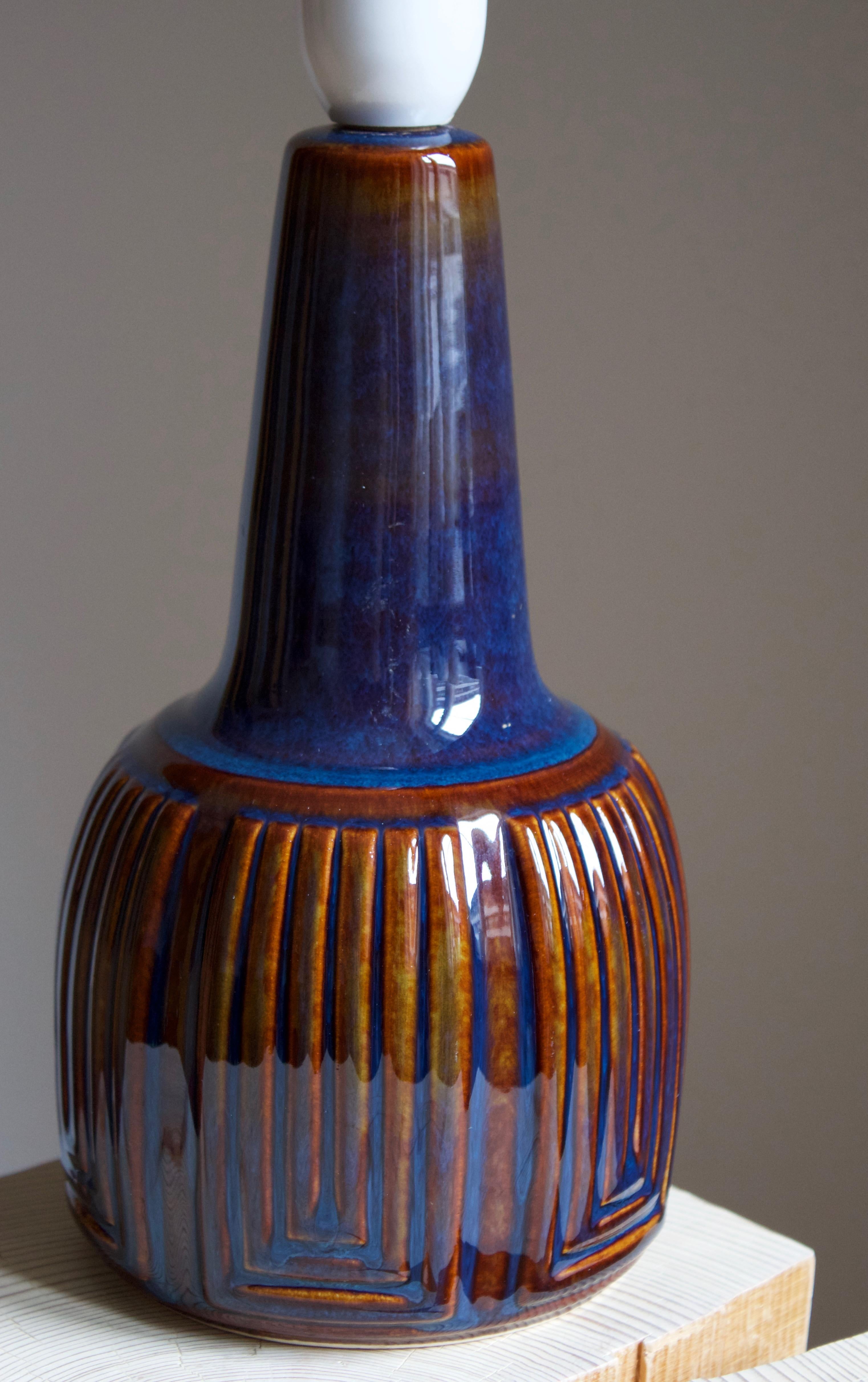 Mid-Century Modern Einar Johansen, Table Lamp, Glazed Incised Stoneware, Søholm, Denmark, 1960s