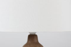 Einar Johansen, unglasierte Keramik-Tischlampe mit geprägten Blättern, Dänemark, 1960er Jahre