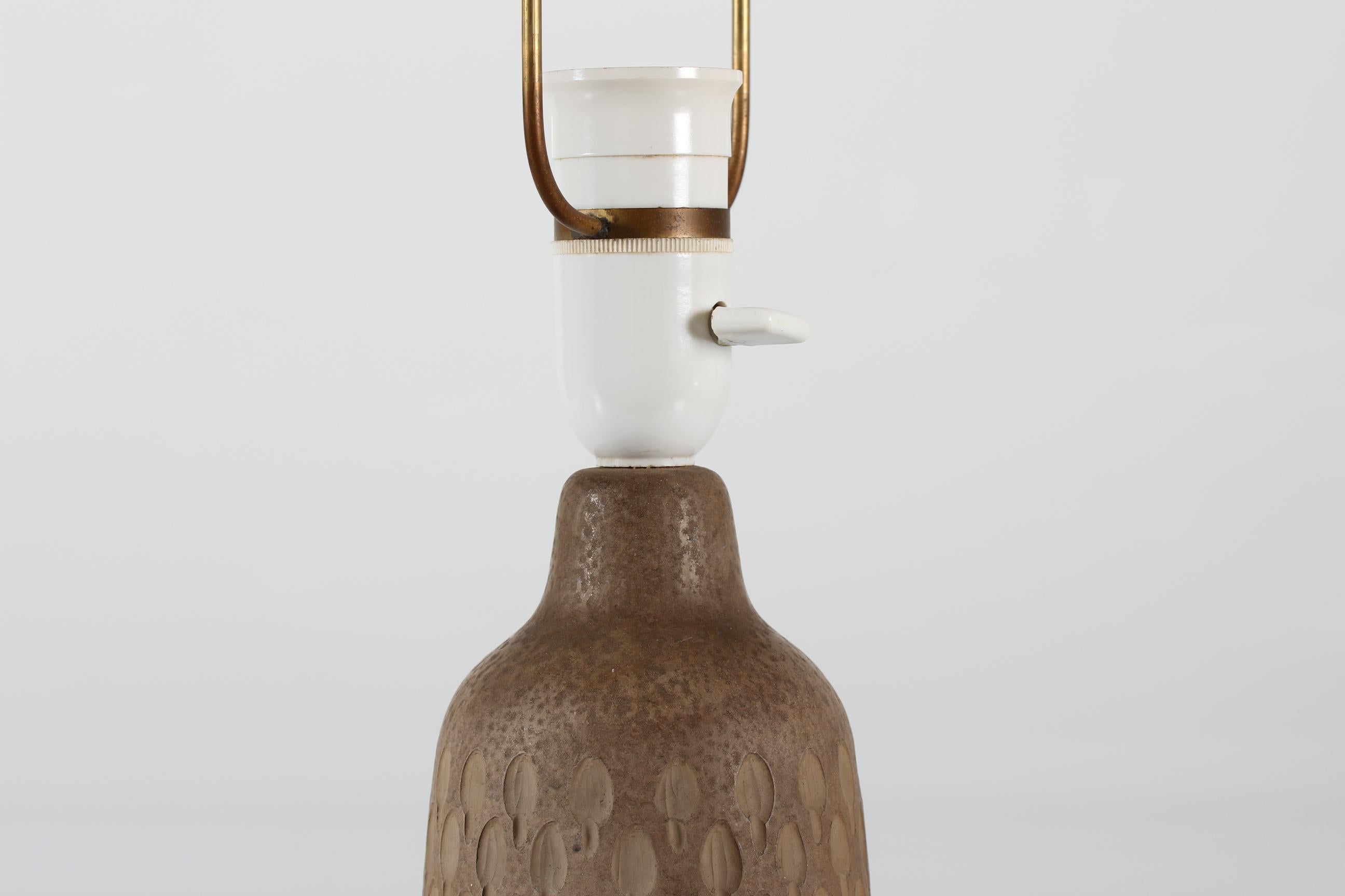 Einar Johansen Unglazed Ceramic Table Lamp with Embossed Leaves, Denmark, 1960s For Sale 1