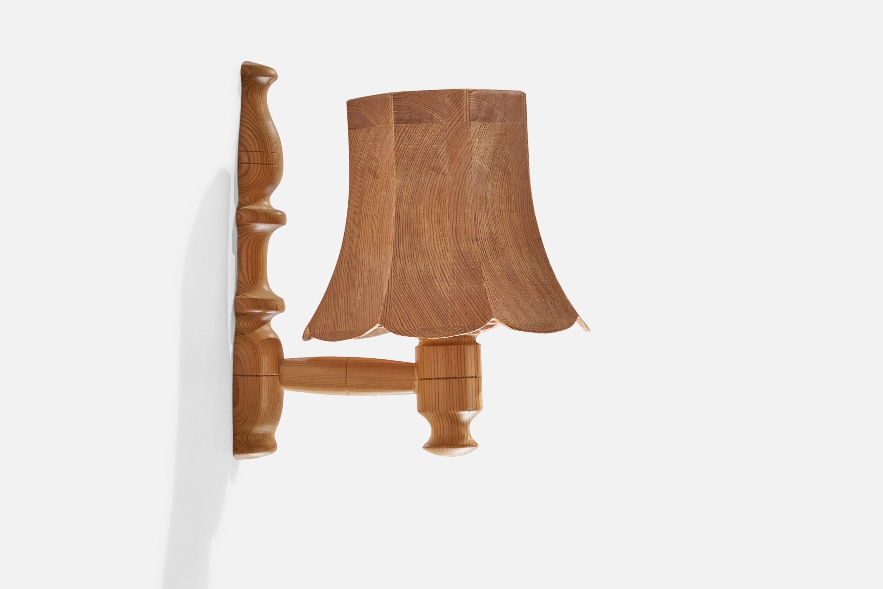 Eino Lundholm, Wall Light, Pine, Sweden, 1970s In Good Condition For Sale In High Point, NC