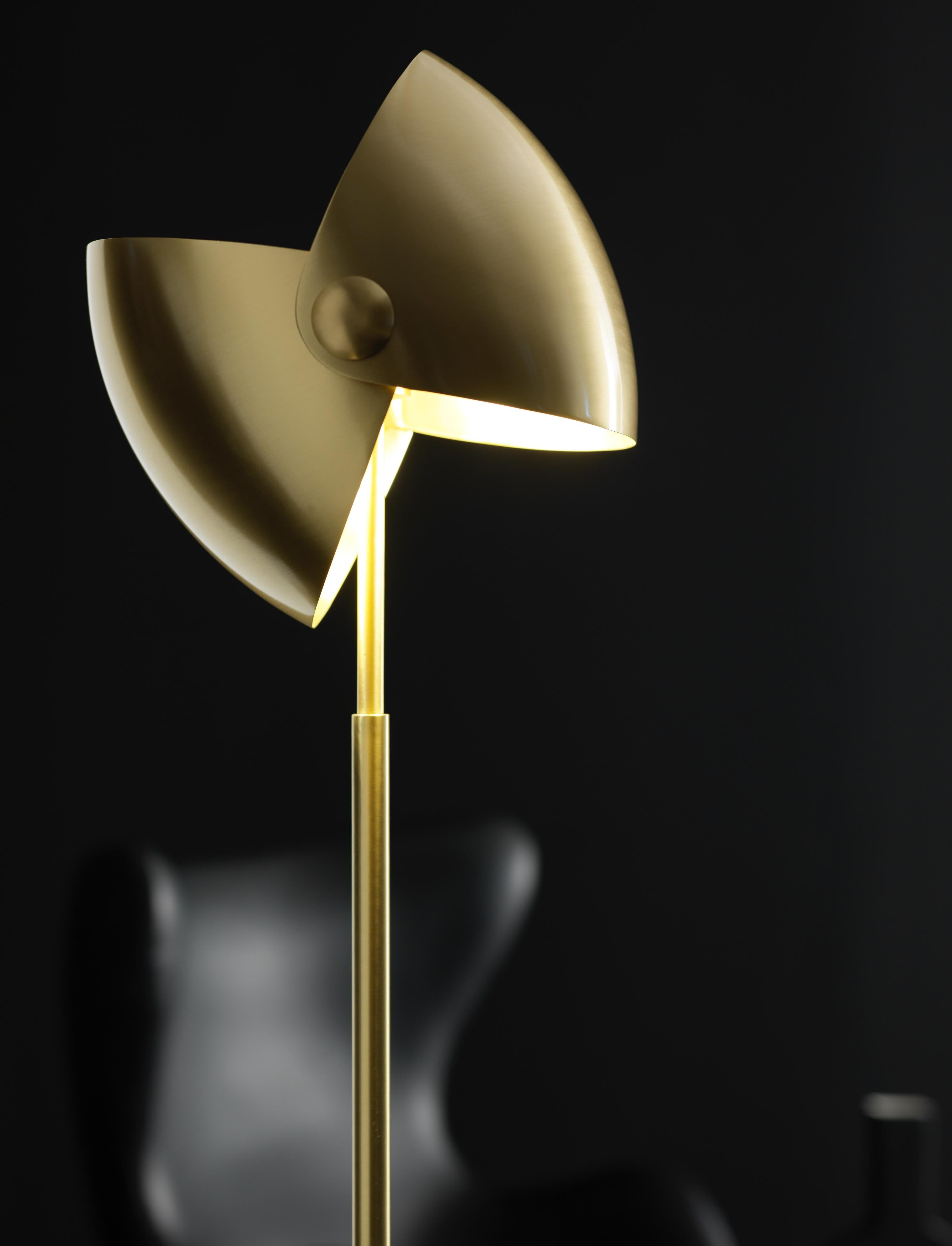 Eirene brass Italian floor lamp by Esperia.
Eirene, lamp made entirely of brass. It is adjustable to obtain various configurations. Available in suspension, floor and wall version.
Measures: suspension and floor version diameter 32 cm.
height: 150