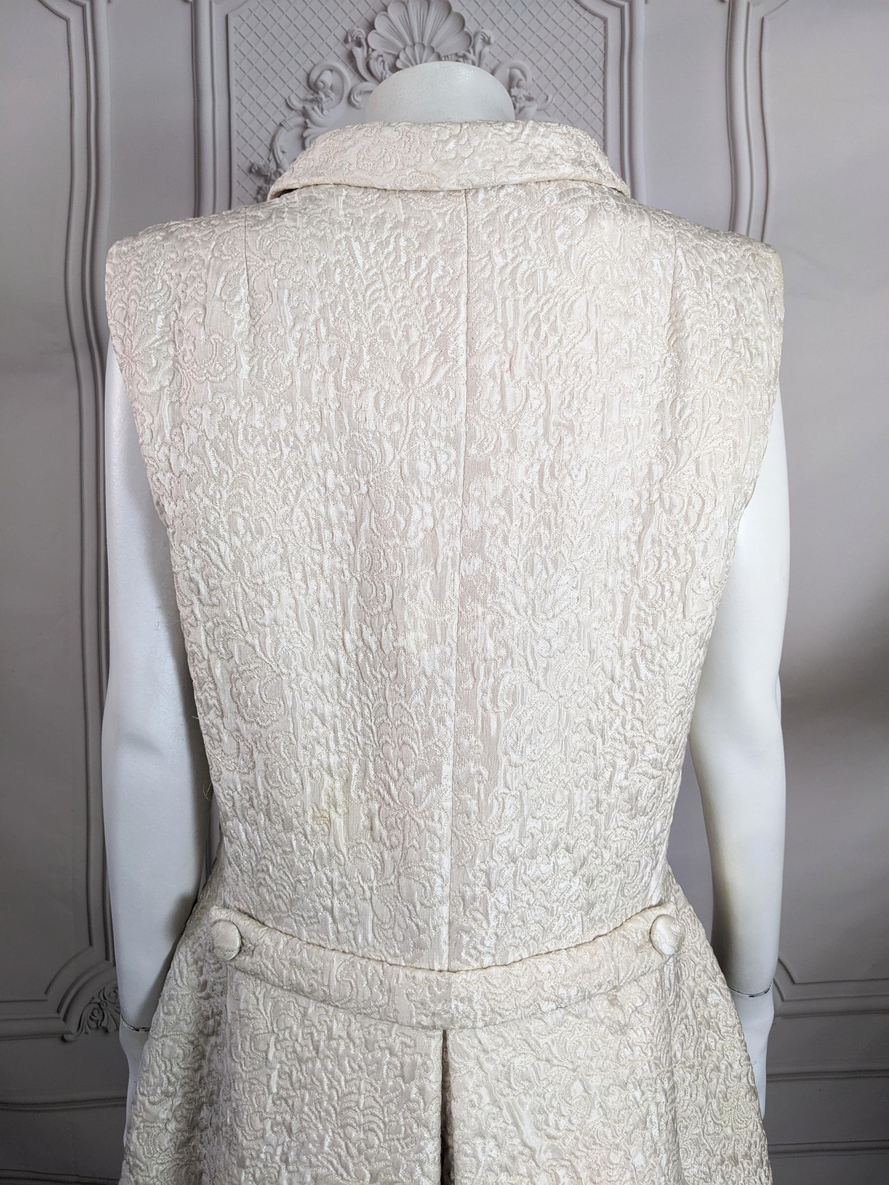 Robe cloche en soie ivoire Eisa, Balenciaga en vente 5