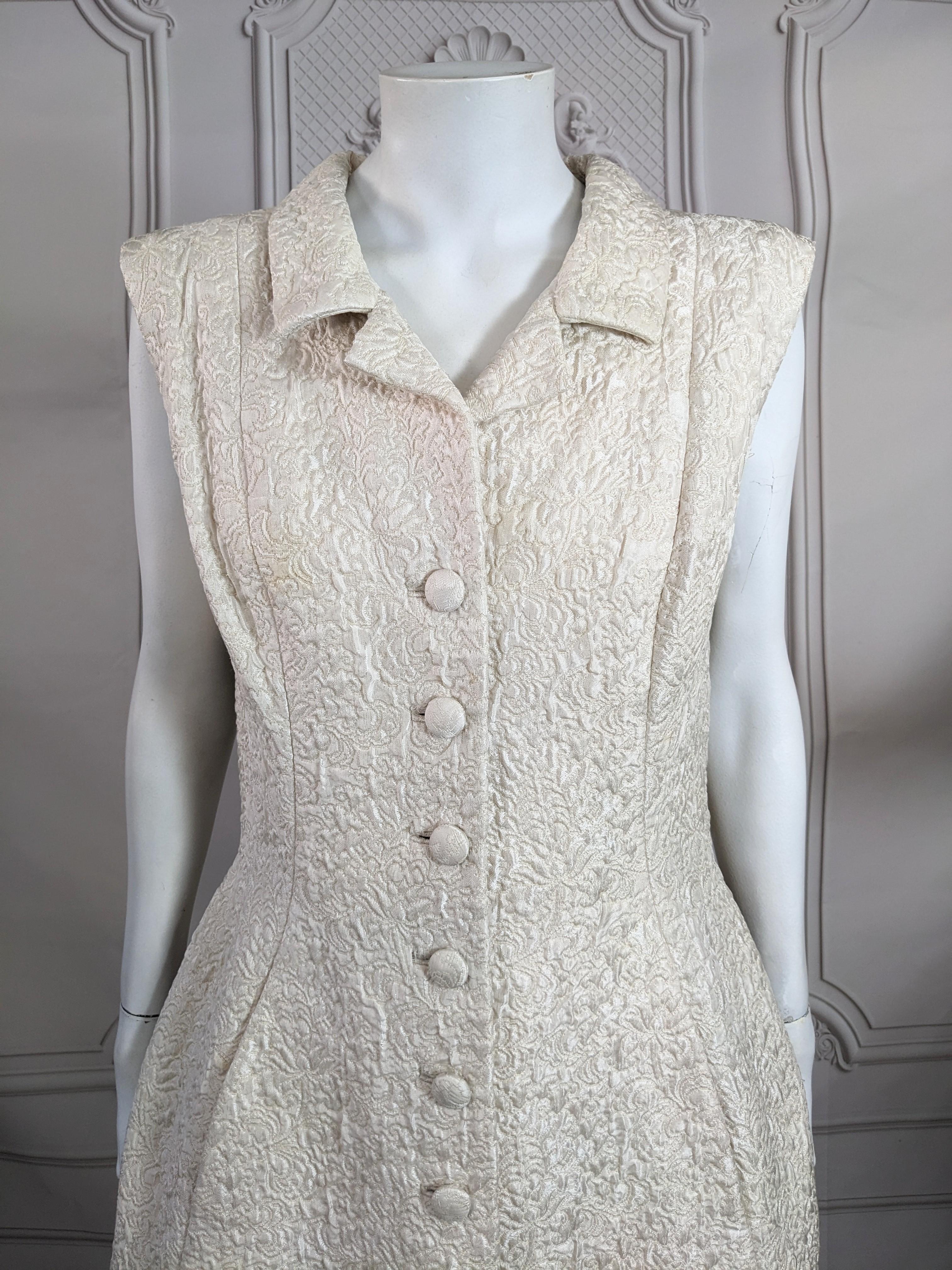 Robe cloche en soie ivoire Eisa, Balenciaga Unisexe en vente