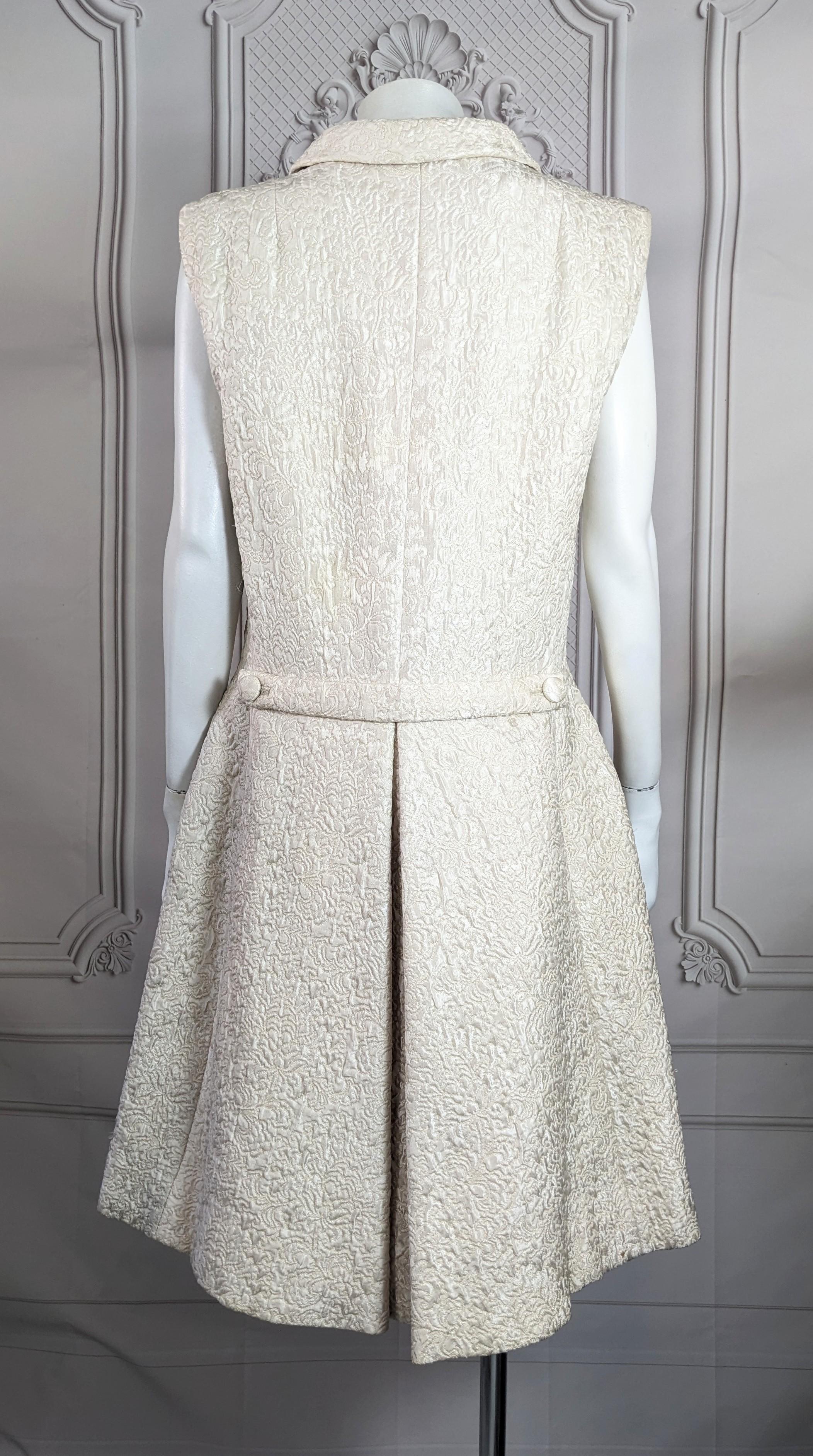 Robe cloche en soie ivoire Eisa, Balenciaga en vente 4
