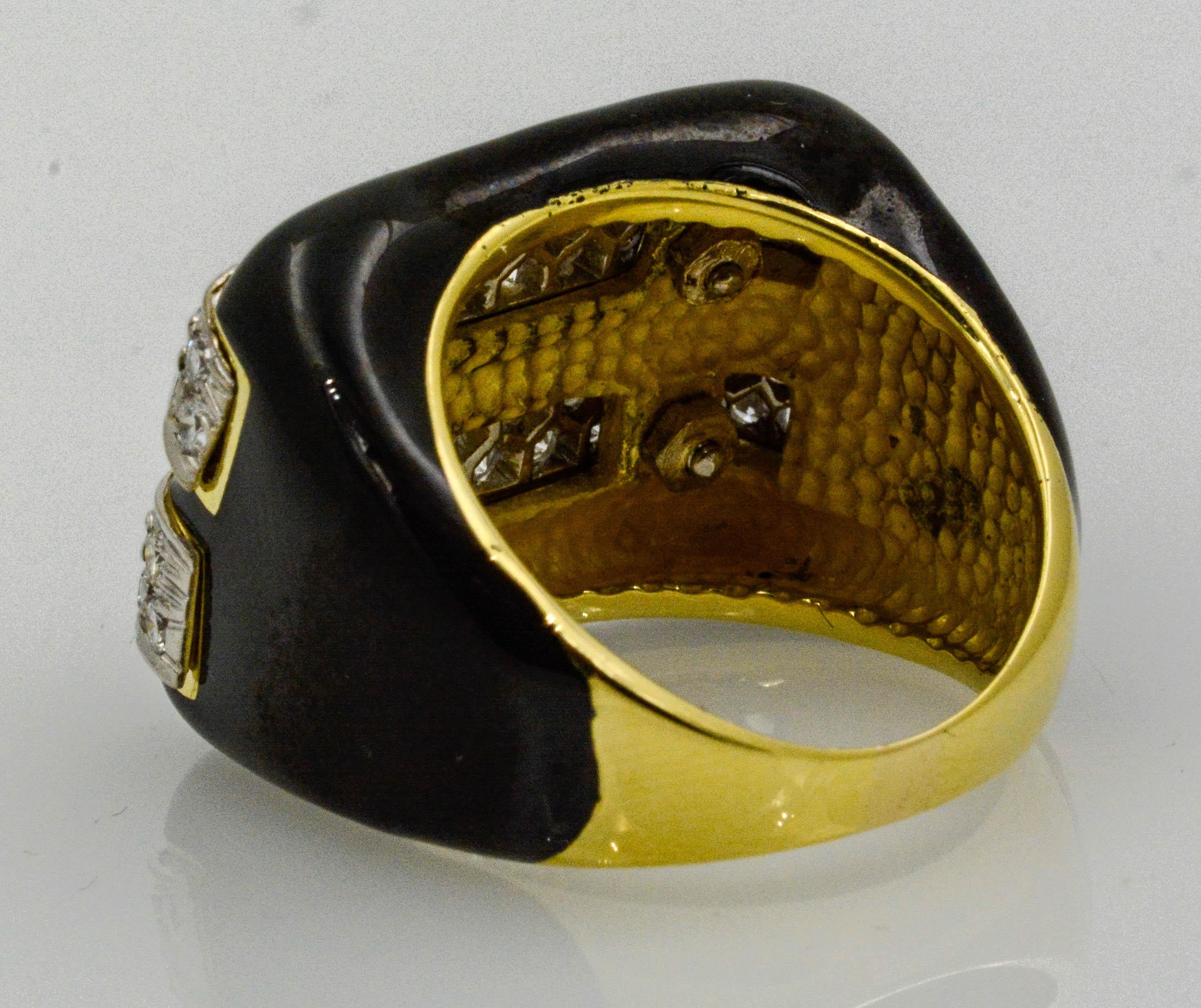 18 Karat Gold Diamond and Black Enamel Ring In Excellent Condition In Dallas, TX