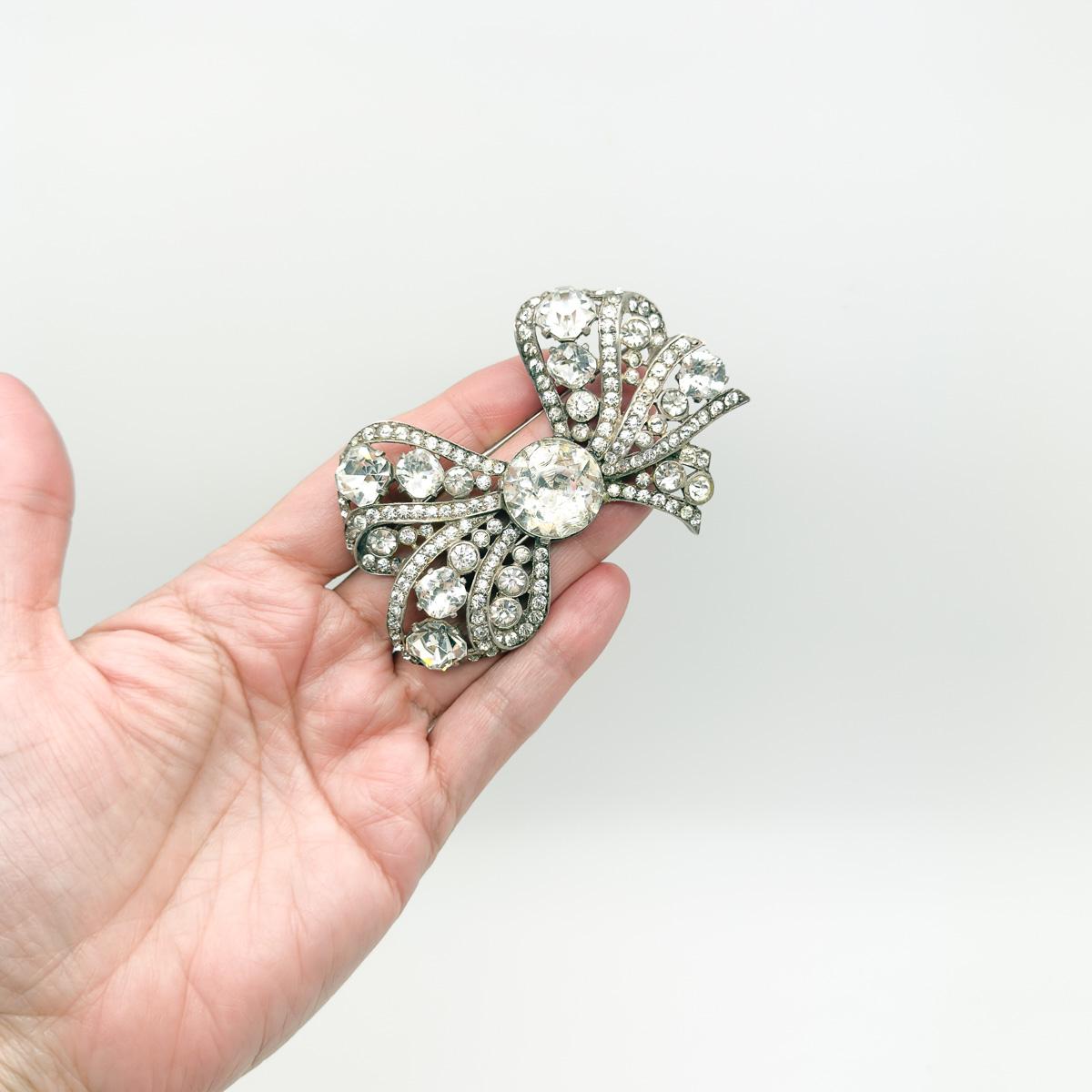 Women's or Men's Eisenberg Original Sterling Silver/Crystal Bow Brooch 1940s SEE CONDITION REPORT For Sale