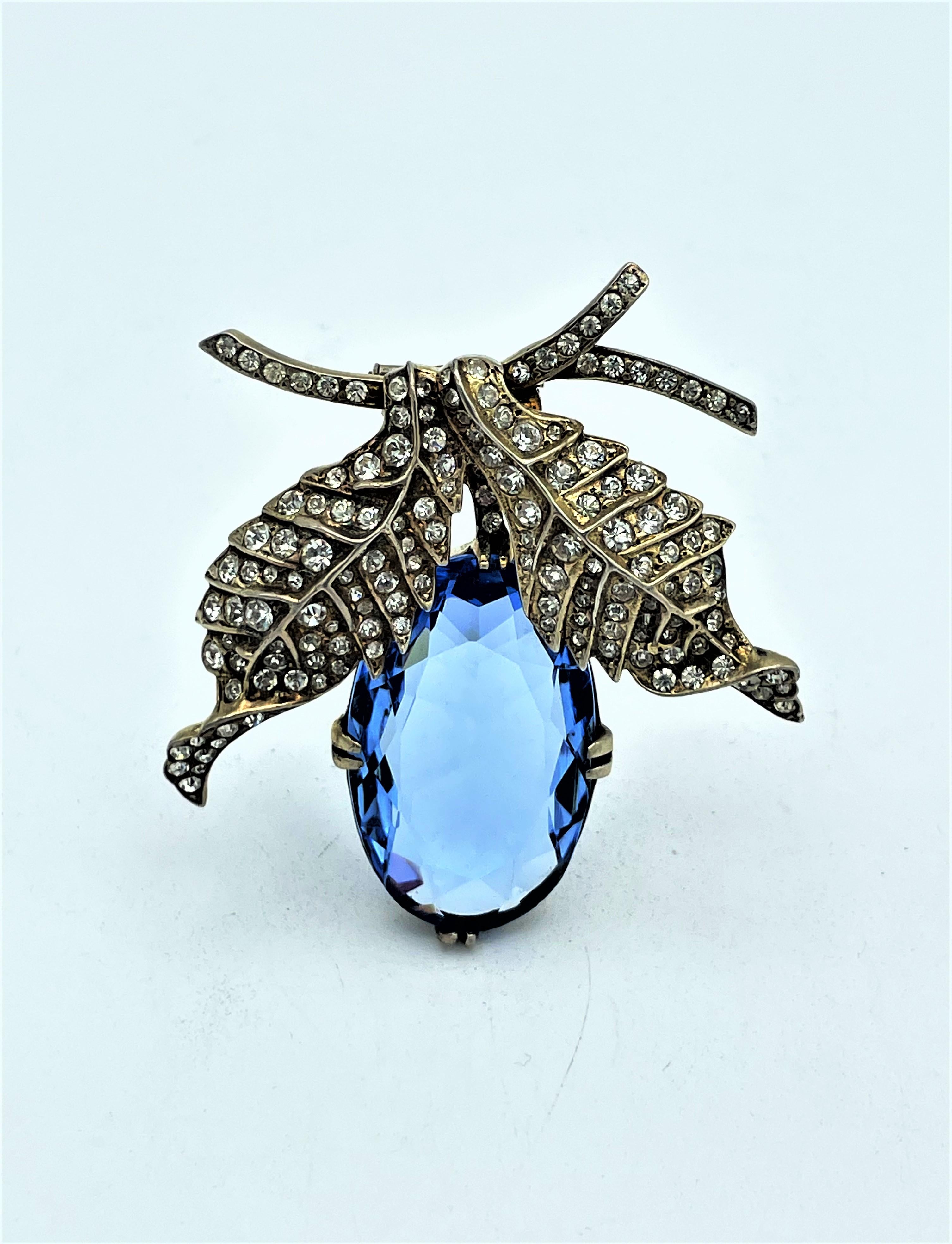 Modern Eisenberg pin in the style of a blue fruit, leaves, sterling gold plated, 1940s  For Sale