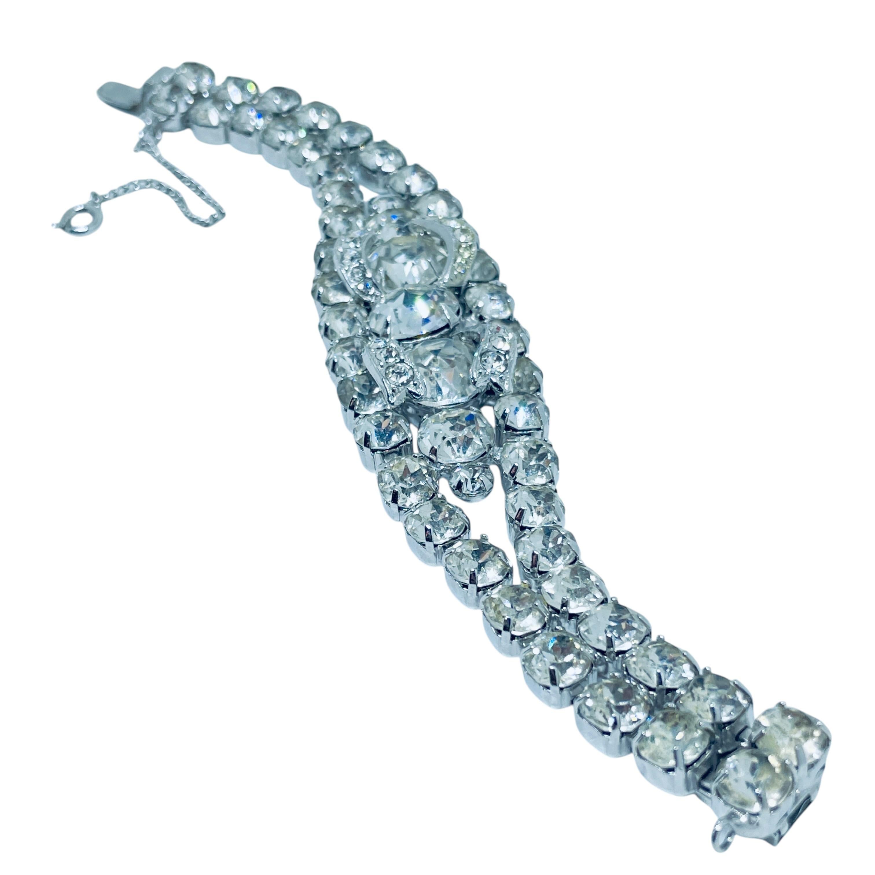 Bracciale firmato EISENBERG con strass d'epoca in tonalità argento in vendita 1